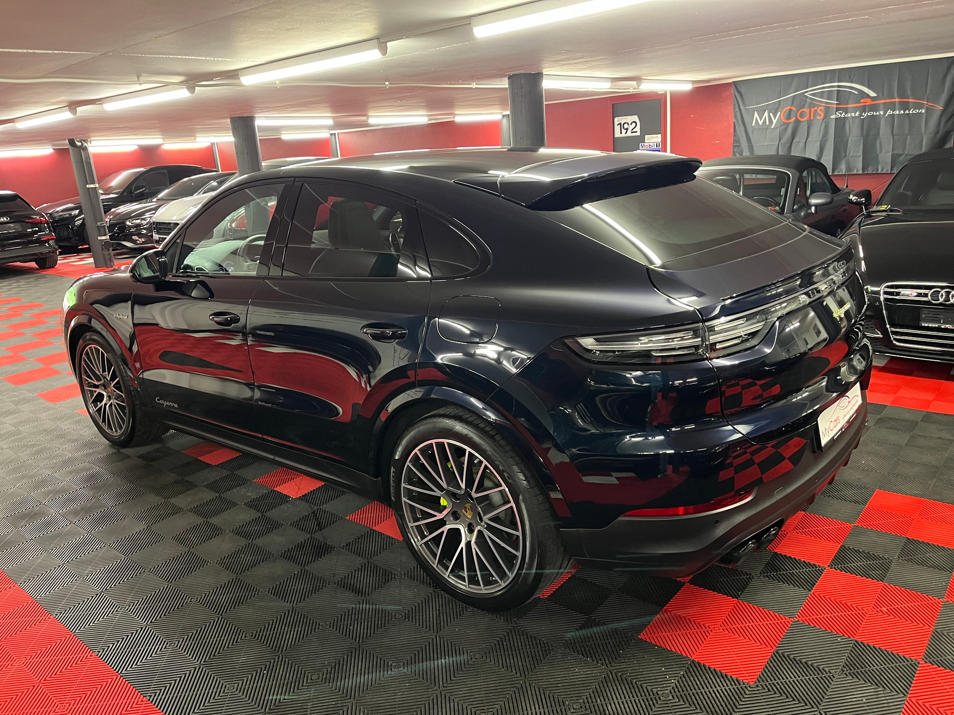PORSCHE Cayenne Coupé E-Hybrid-image-9