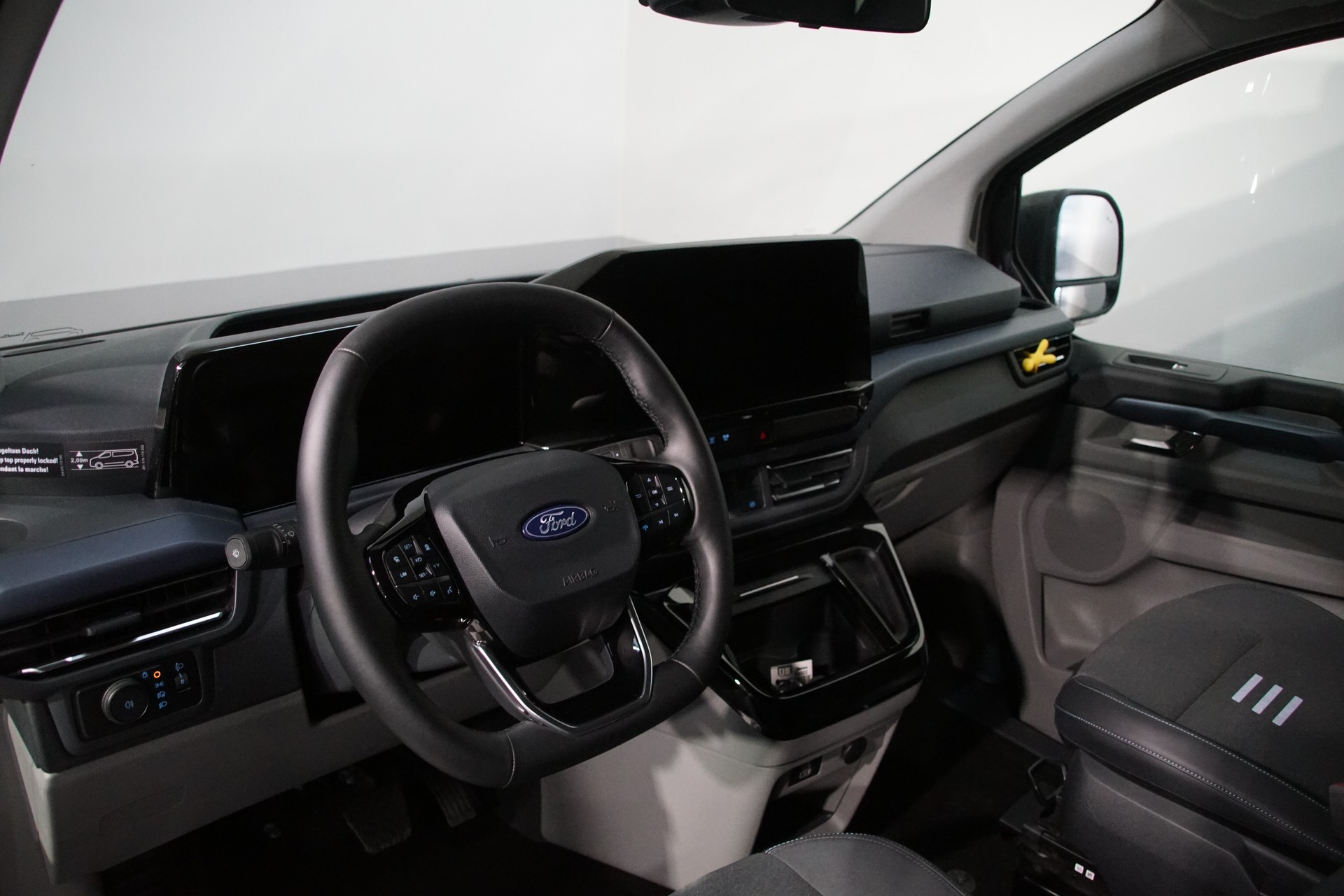FORD Nugget Active L1 320-image-14