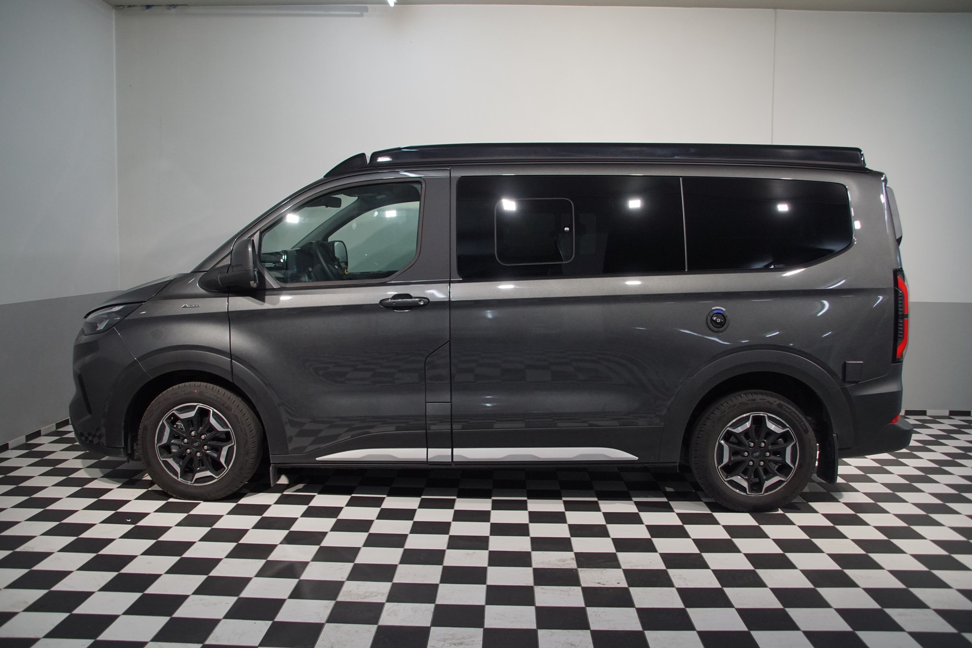 FORD Nugget Active L1 320-image-8