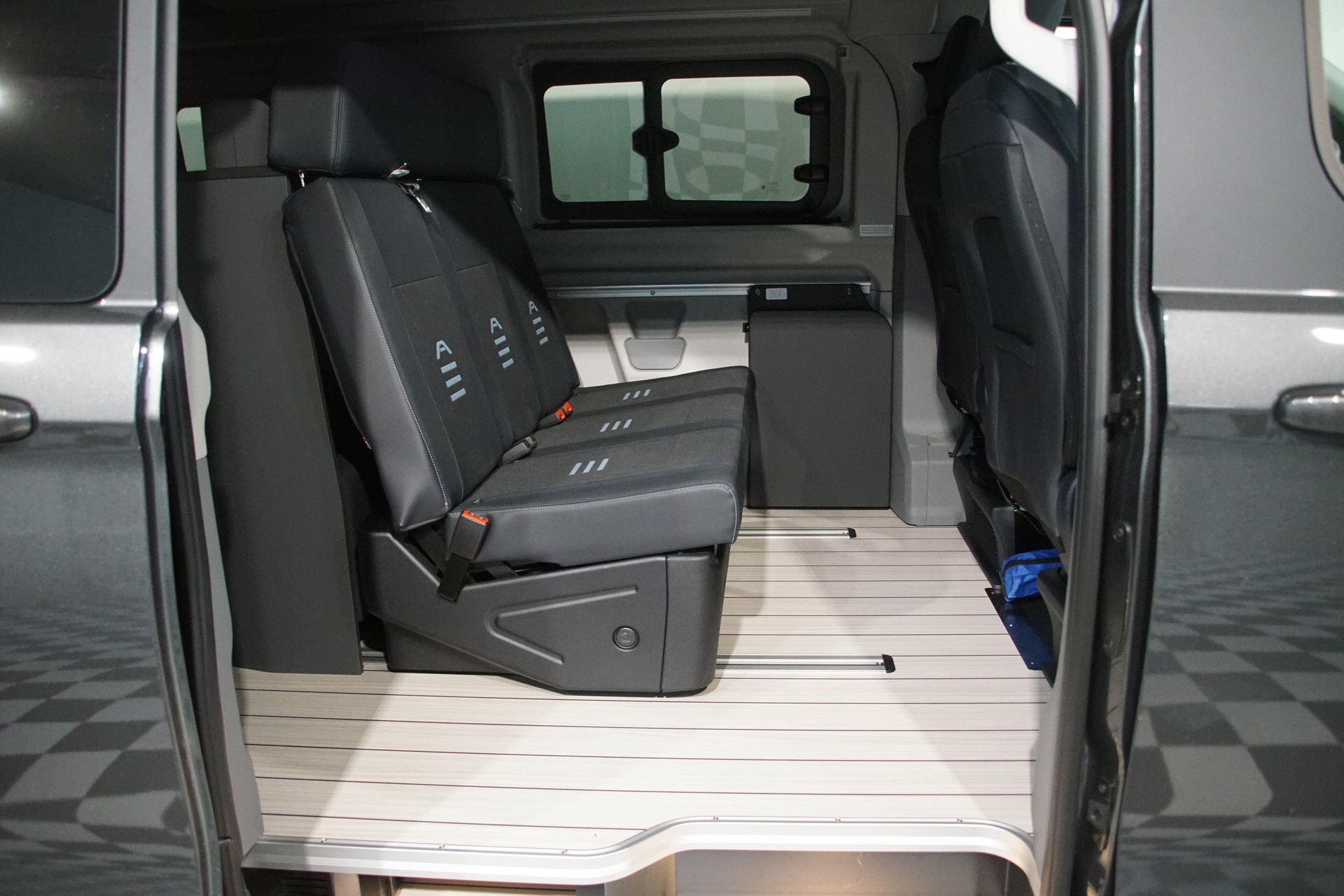 FORD Nugget Active L1 320-image-19