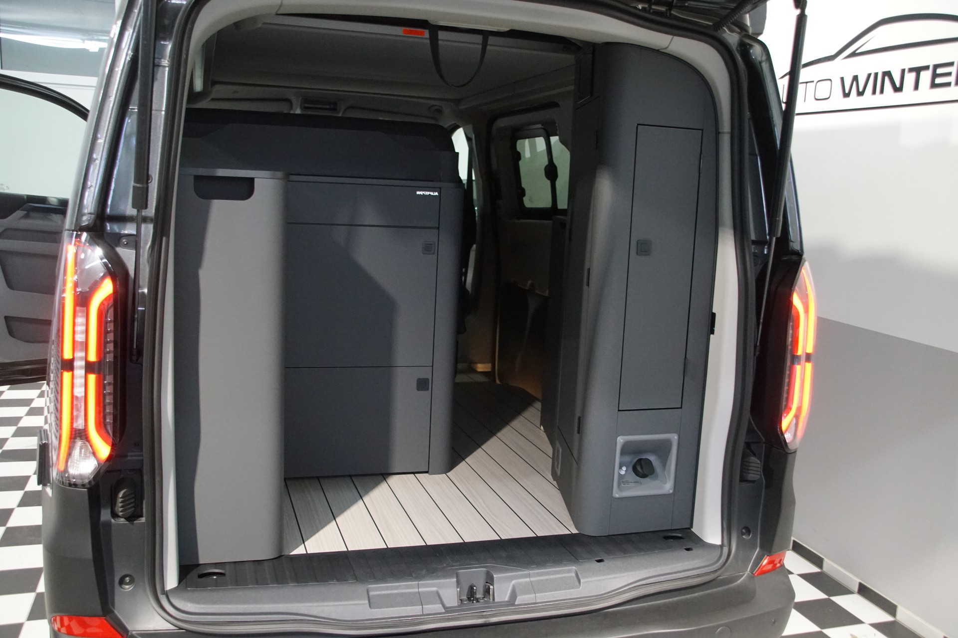 FORD Nugget Active L1 320-image-15