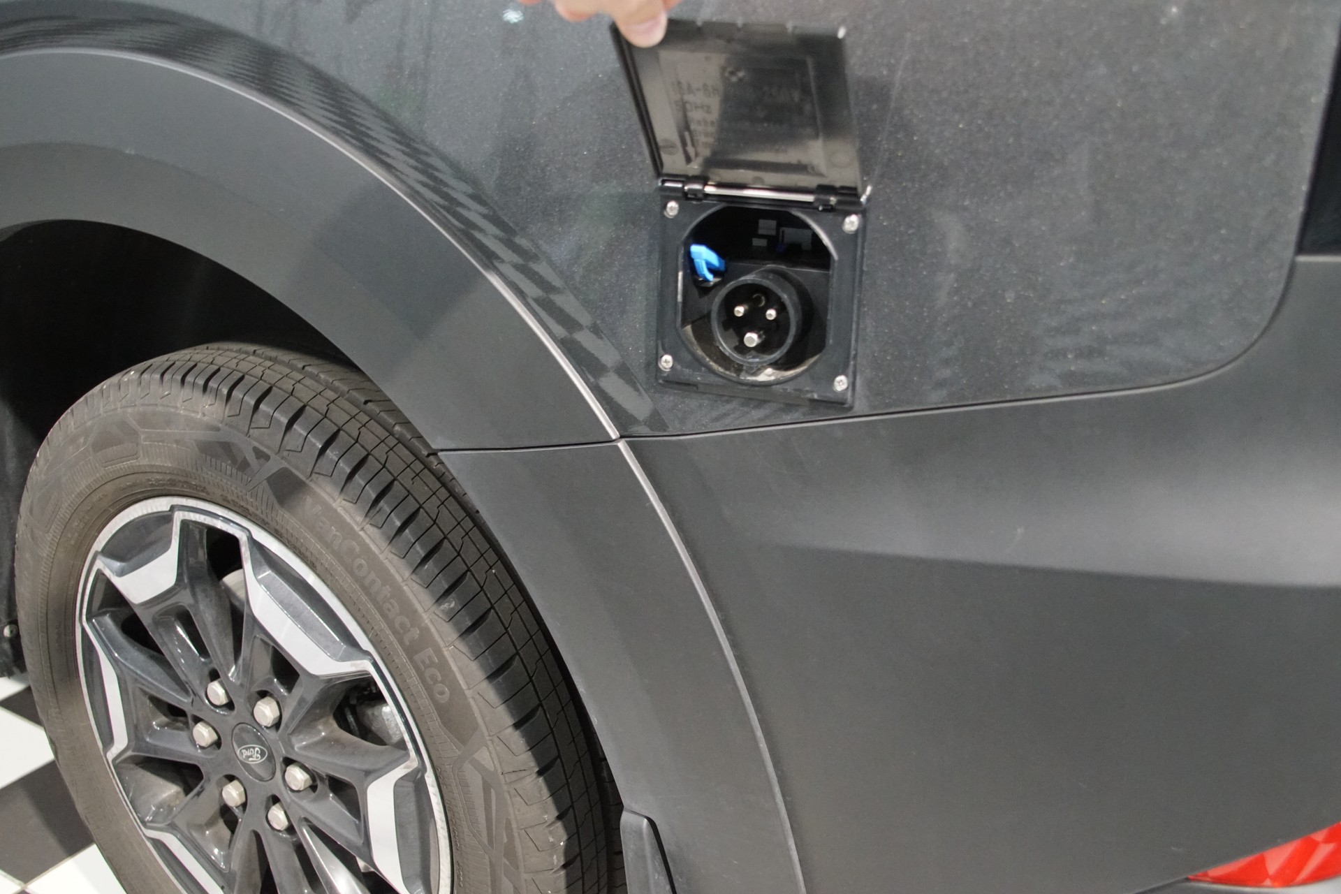 FORD Nugget Active L1 320-image-9