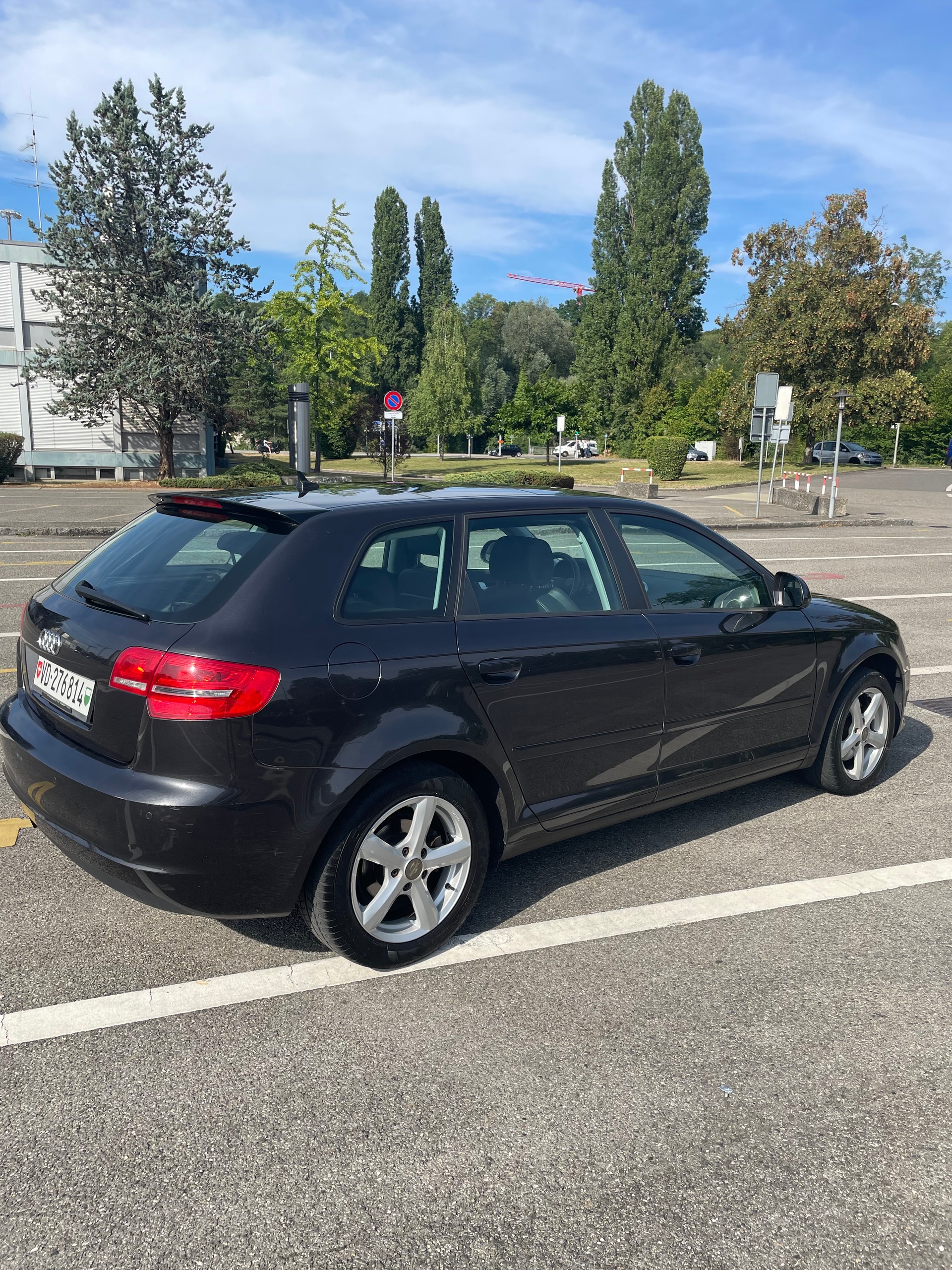 AUDI 1.8 16V T FSI Attraction S-Tr-image-2