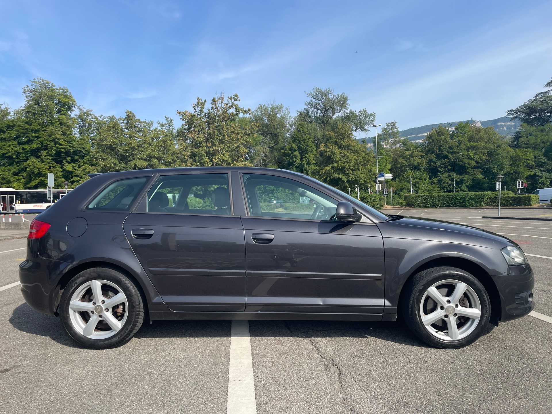 AUDI 1.8 16V T FSI Attraction S-Tr-image-1