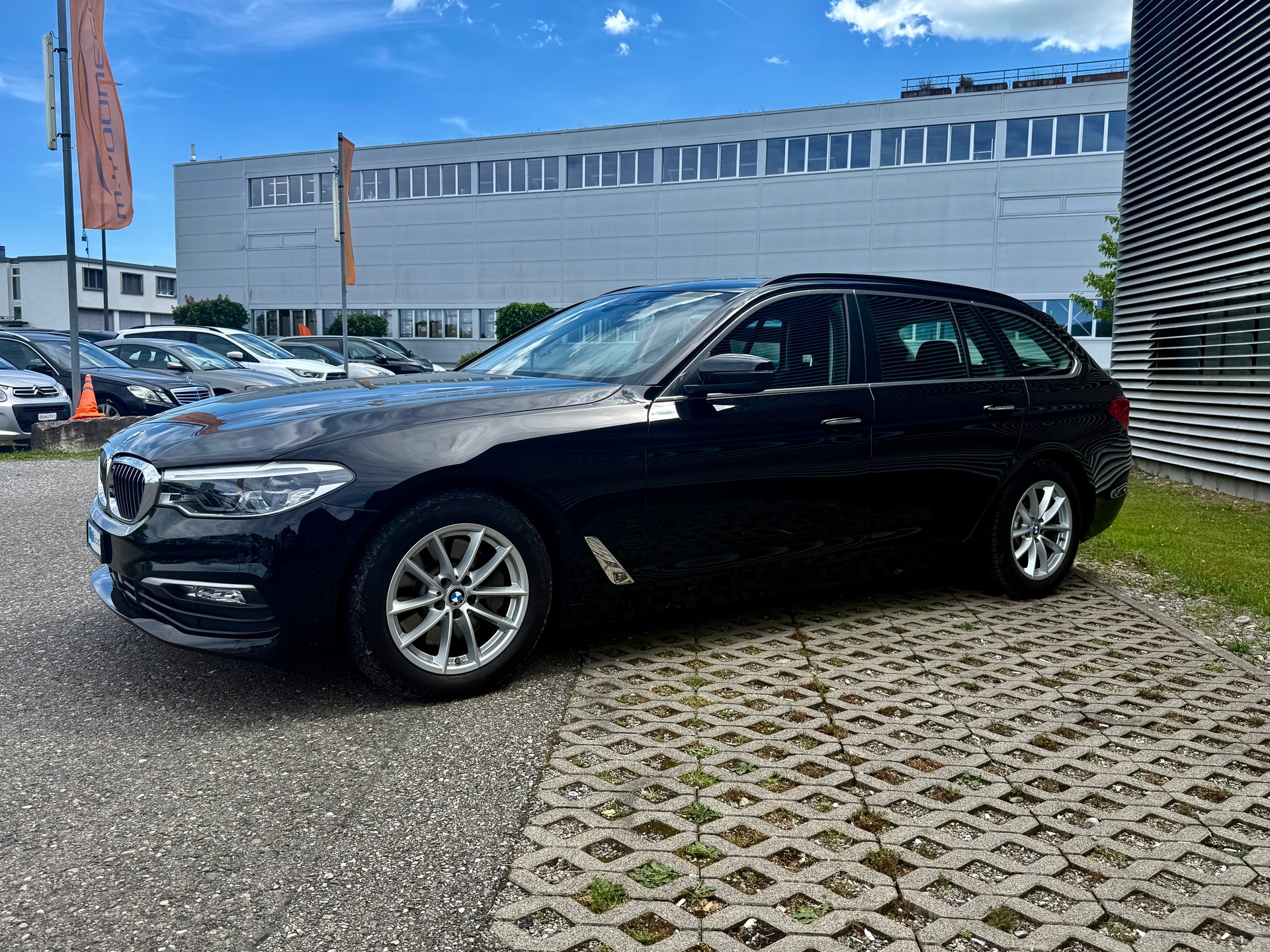 BMW 530d xDrive Touring Steptronic-image-9