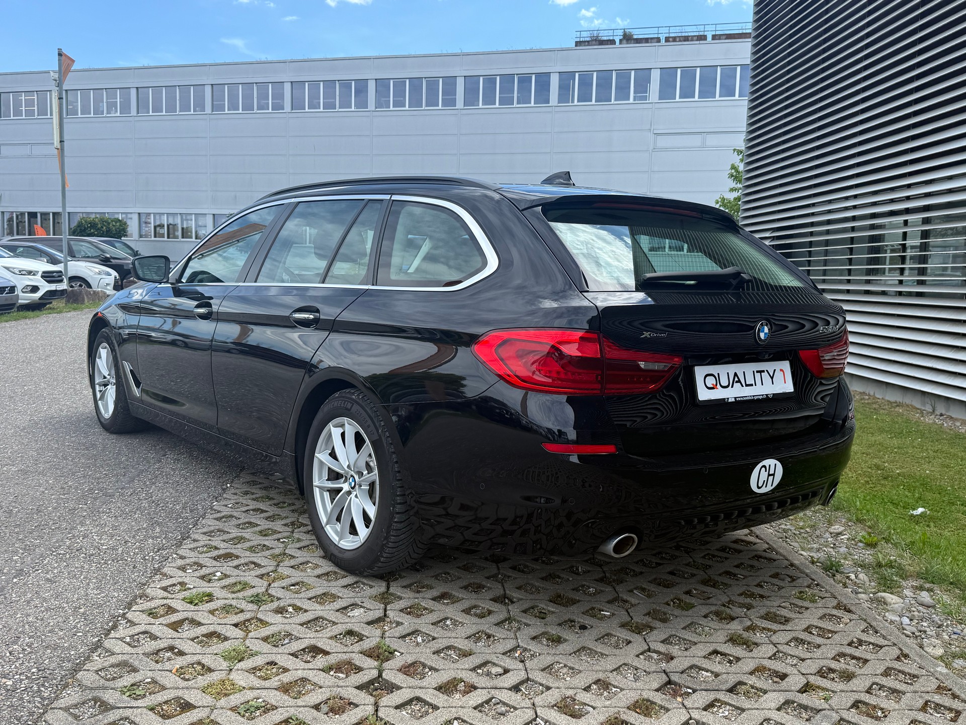 BMW 530d xDrive Touring Steptronic-image-5