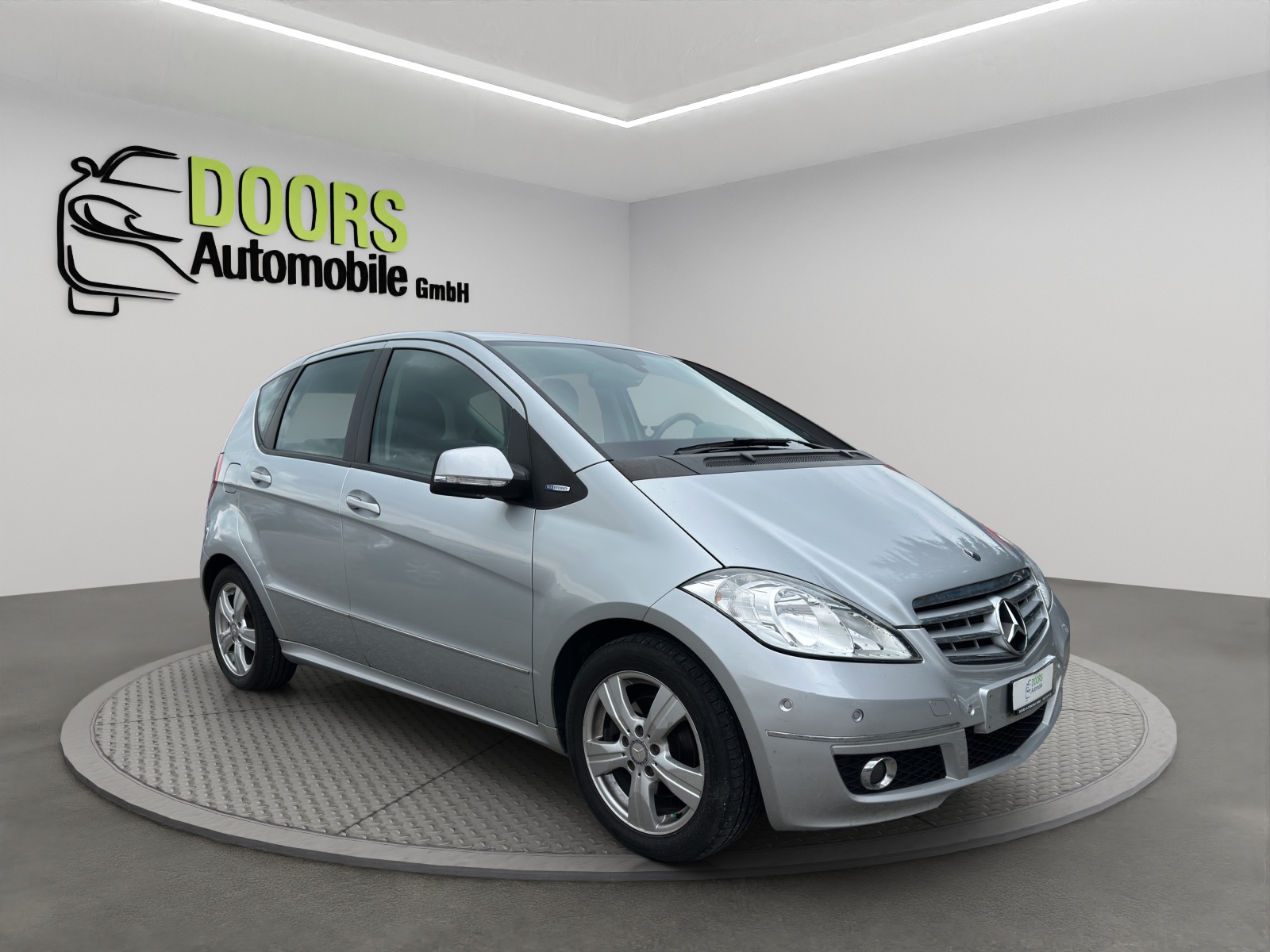 MERCEDES-BENZ A 180 (170) BlueEfficiency Classic-image-0