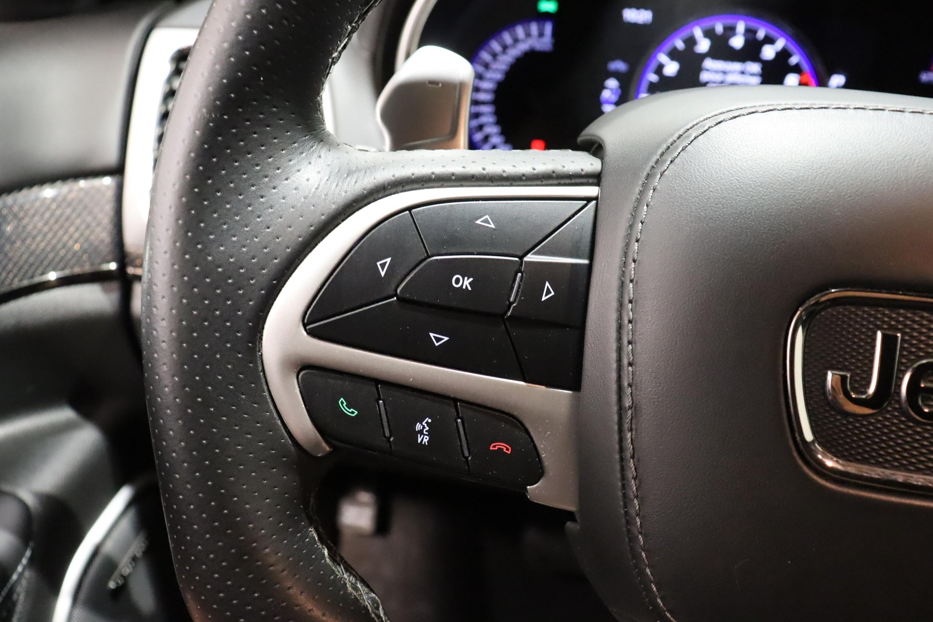 JEEP Grand Cherokee 6.2 V8 HEMI Trackhawk-image-17