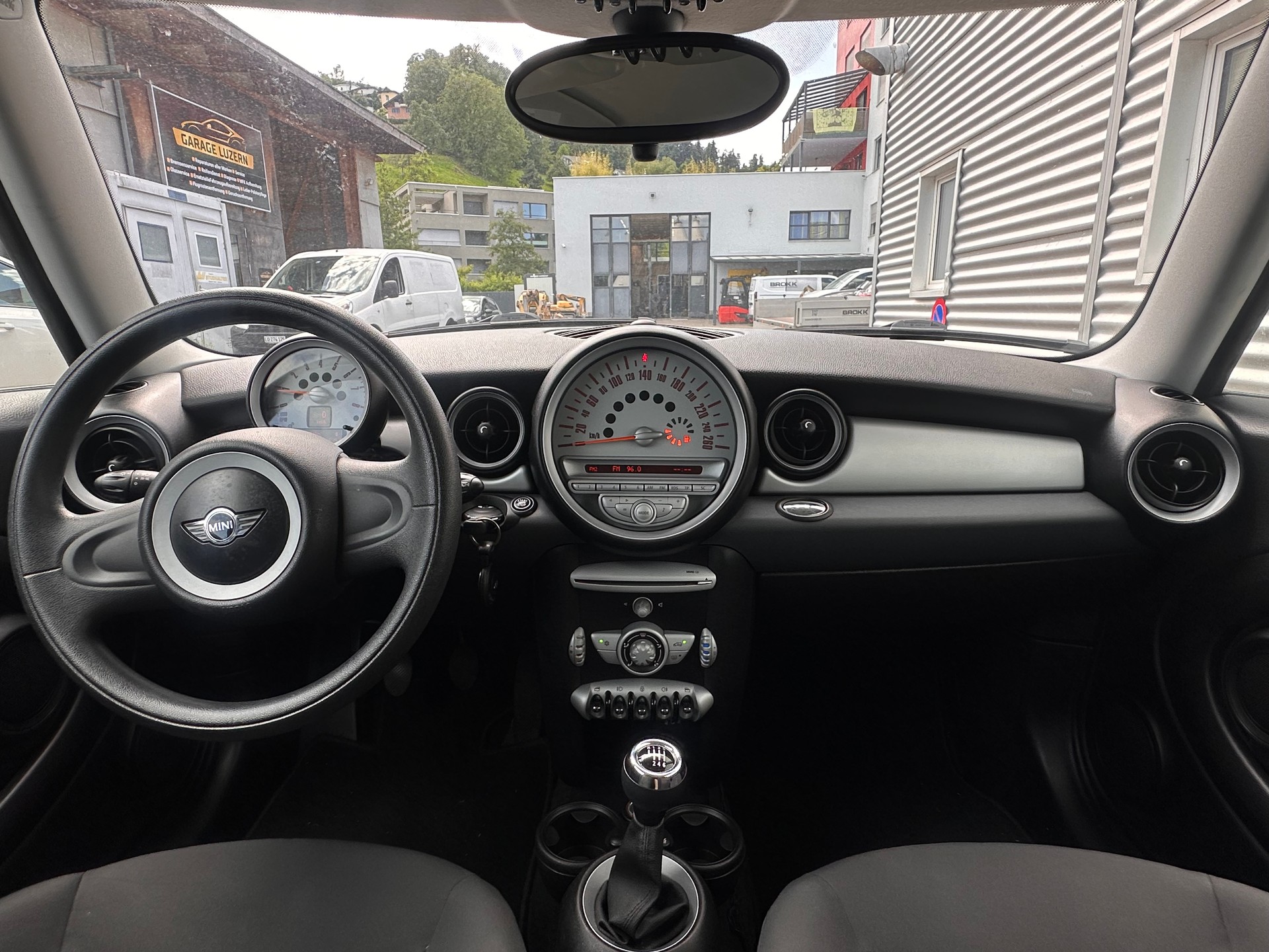 MINI Cooper One *6 Gang Schaltung*-image-11