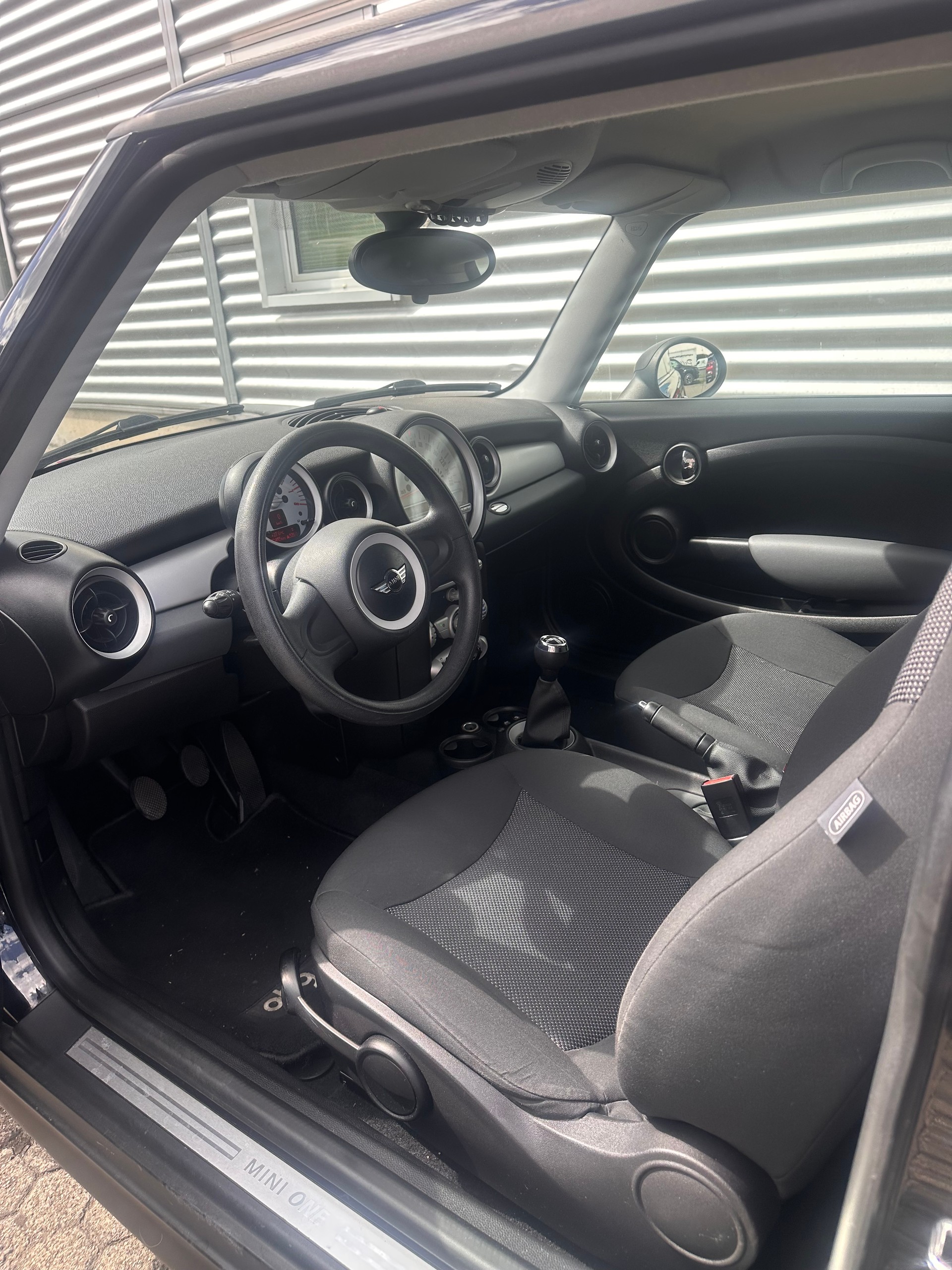 MINI Cooper One *6 Gang Schaltung*-image-7