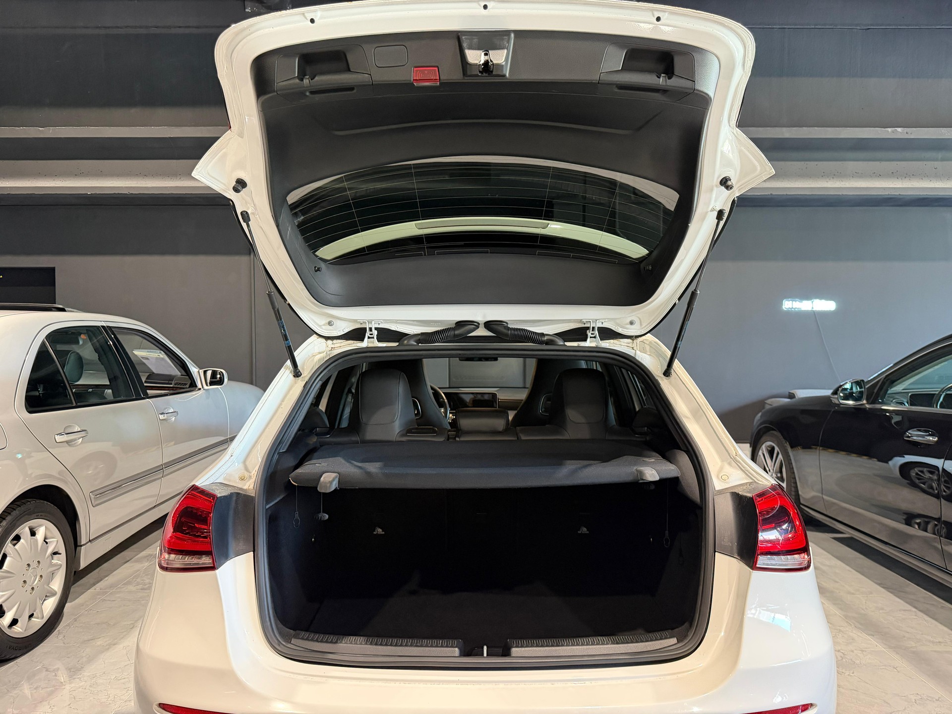 MERCEDES-BENZ A 180 d Style 7G-DCT-image-12