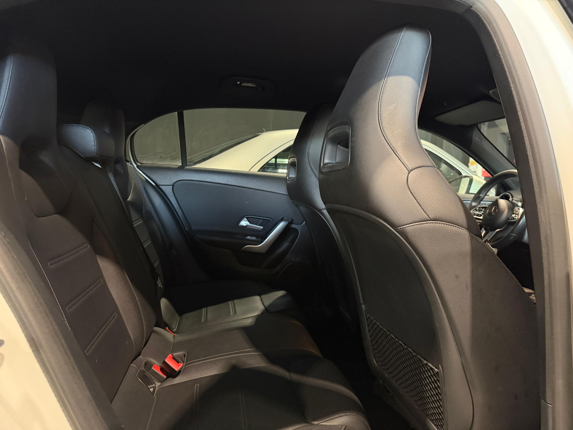 MERCEDES-BENZ A 180 d Style 7G-DCT-image-11
