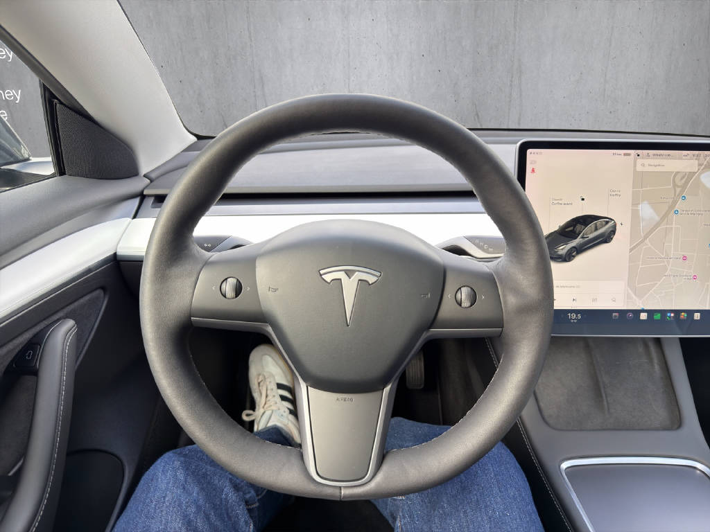TESLA Model 3 Standart Range Plus-image-9
