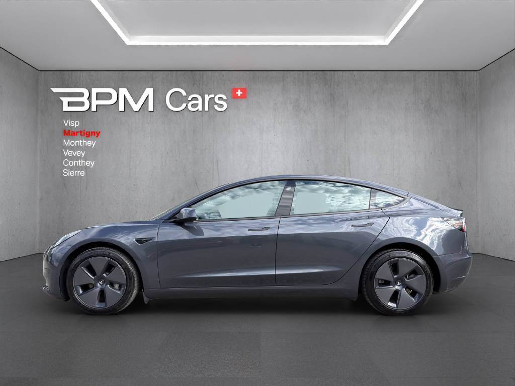 TESLA Model 3 Standart Range Plus-image-17