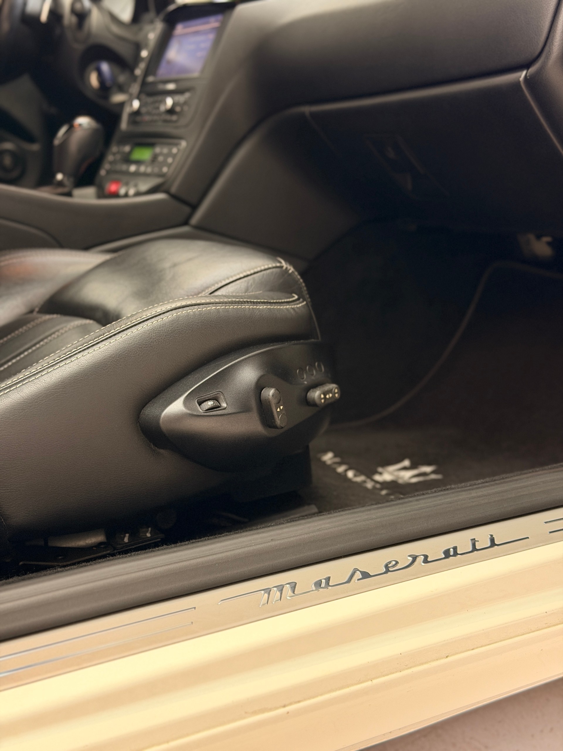 MASERATI GranTurismo S Automatica-image-7