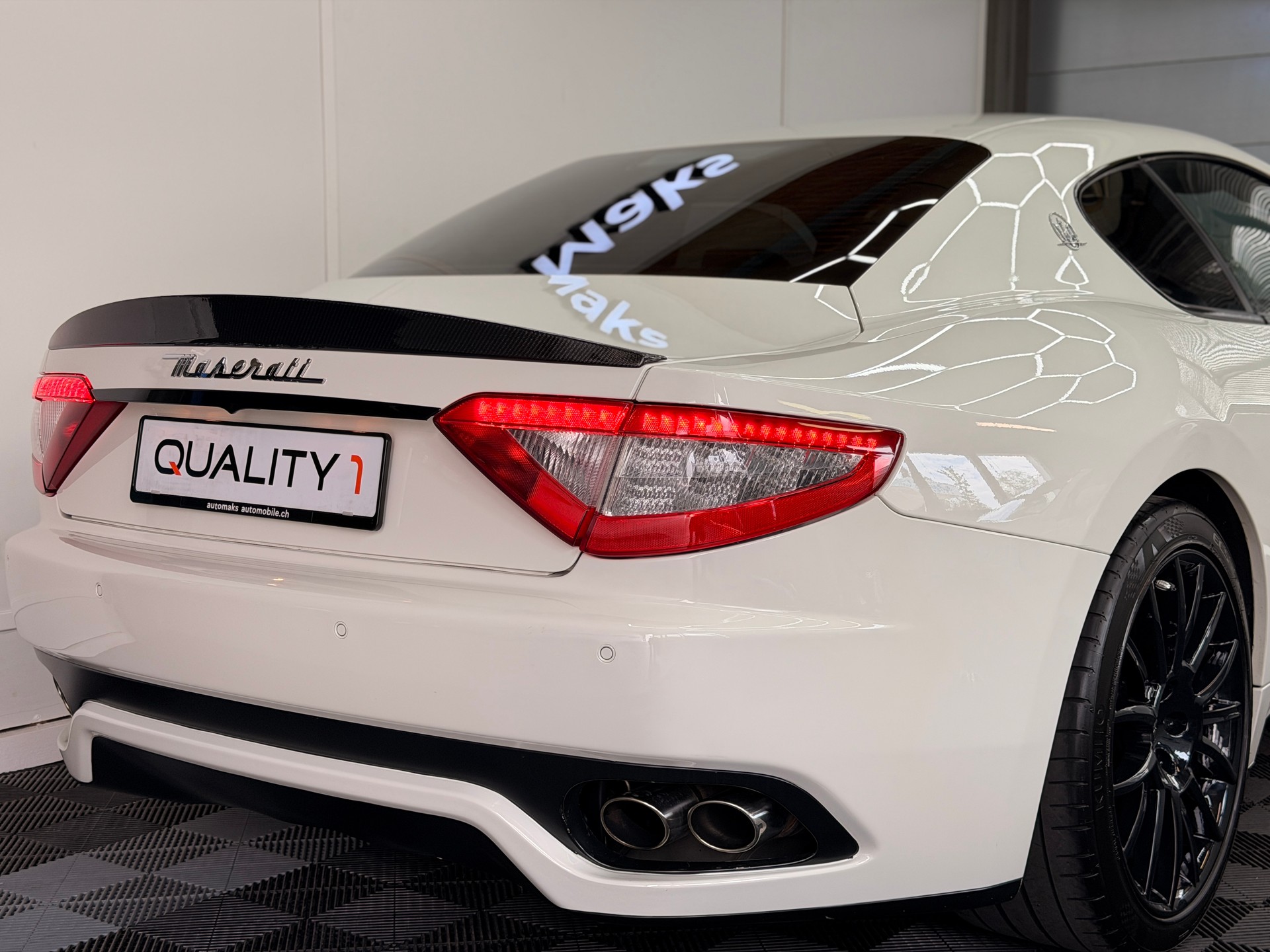 MASERATI GranTurismo S Automatica-showroom-element-2