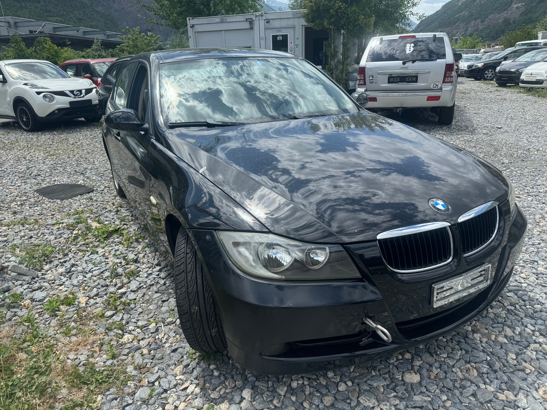BMW 318d-image-2
