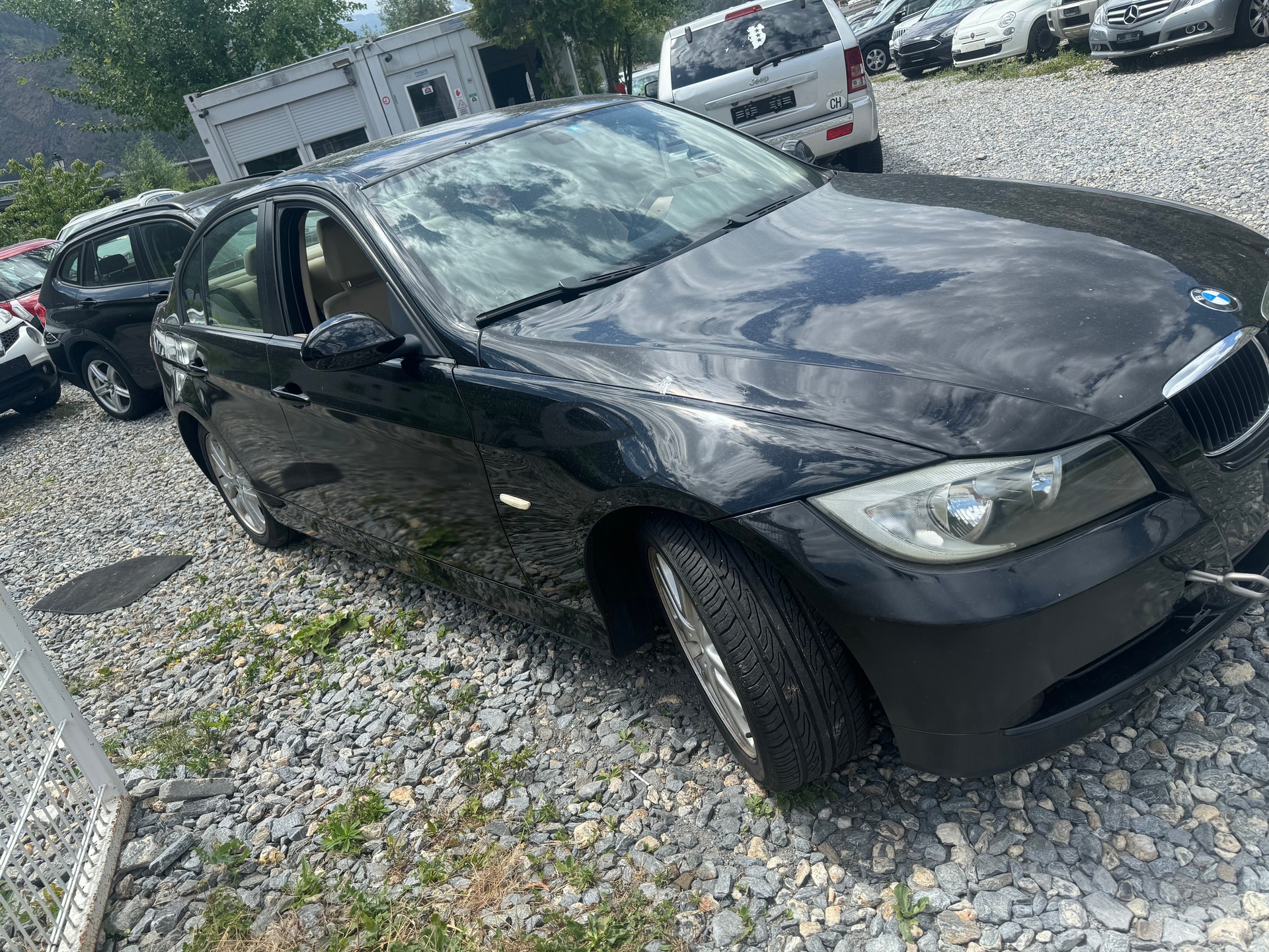 BMW 318d-image-3