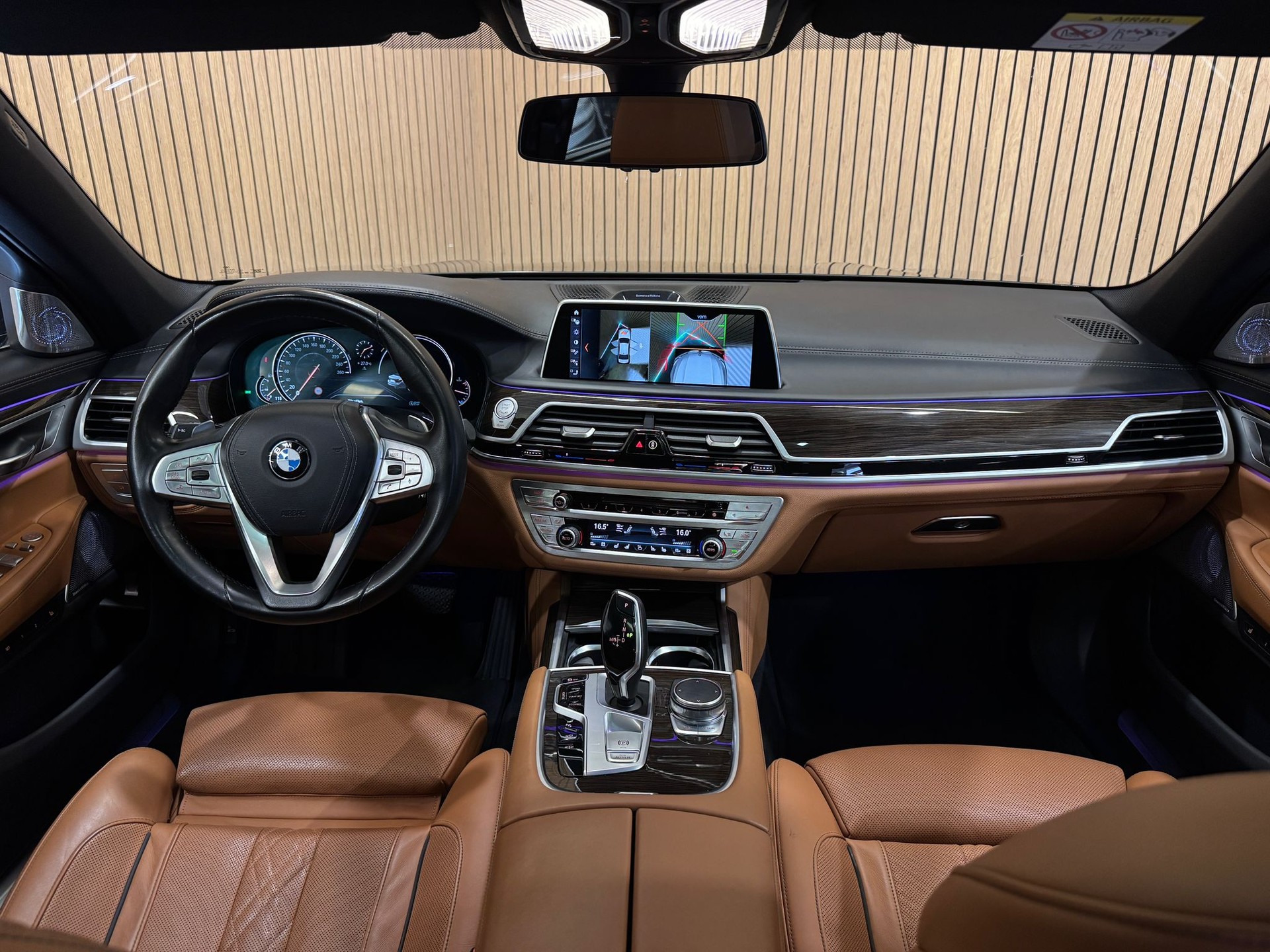 BMW 750i xDrive Steptronic M Sportpaket Individual-image-10