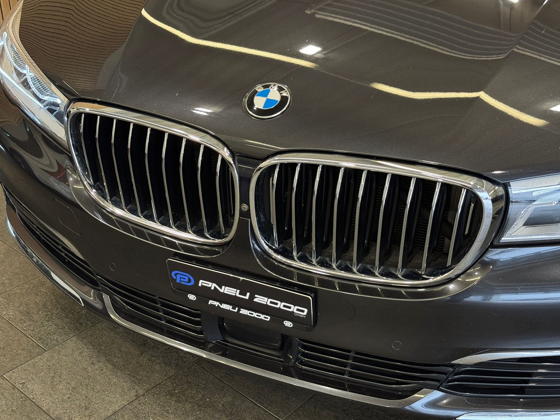 BMW 750i xDrive Steptronic M Sportpaket Individual-image-5