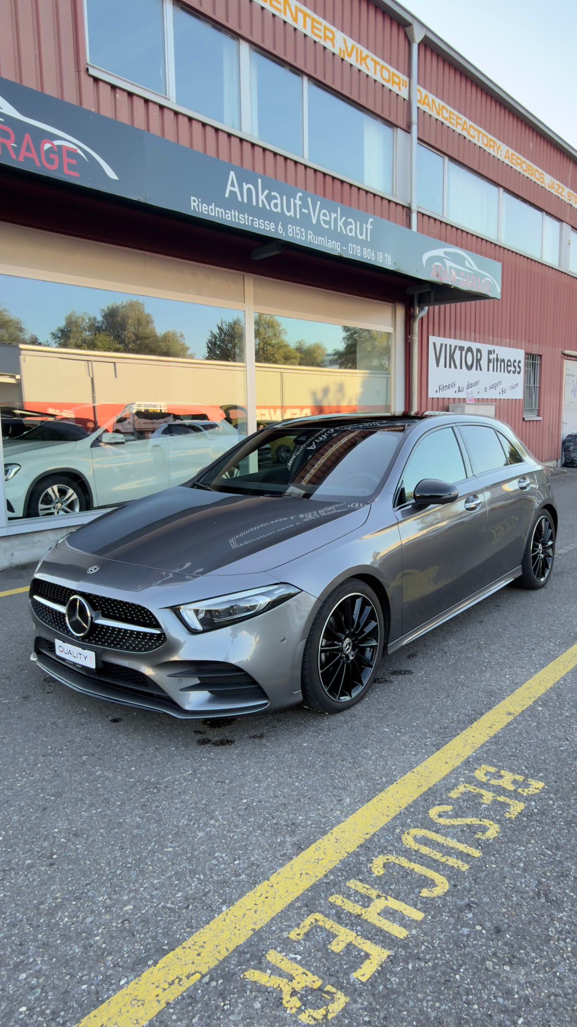 MERCEDES-BENZ A 200 AMG Line 7G-DCT-image-2