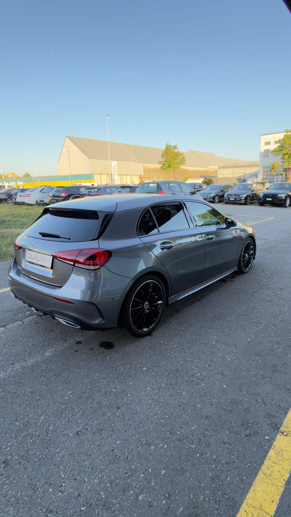 MERCEDES-BENZ A 200 AMG Line 7G-DCT-image-4