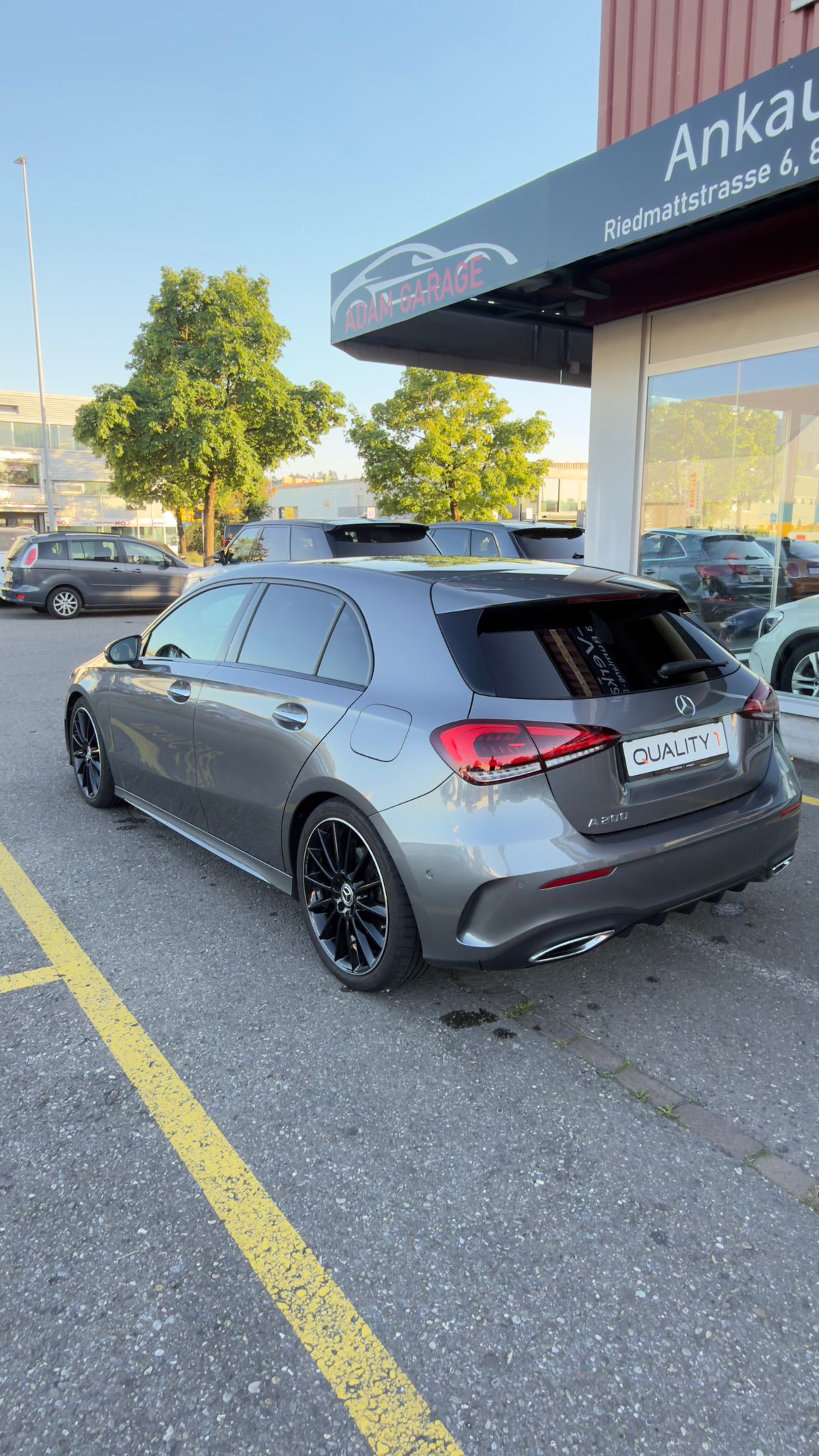 MERCEDES-BENZ A 200 AMG Line 7G-DCT-image-5