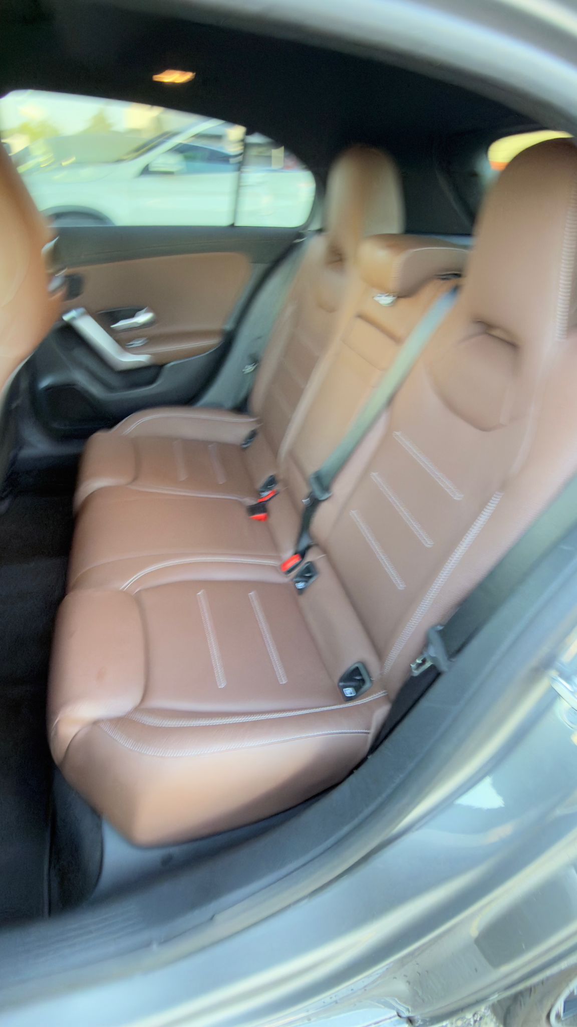 MERCEDES-BENZ A 200 AMG Line 7G-DCT-image-7