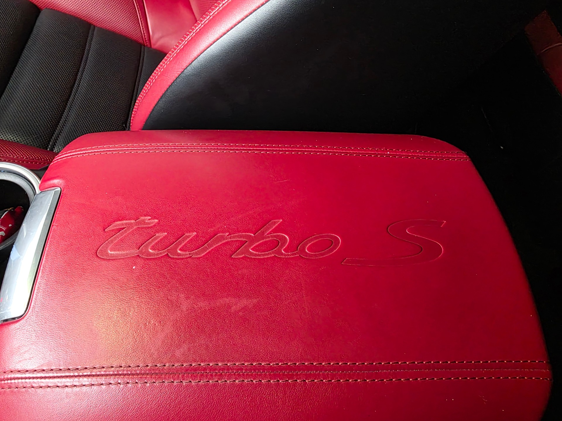PORSCHE Cayenne Turbo S-image-19