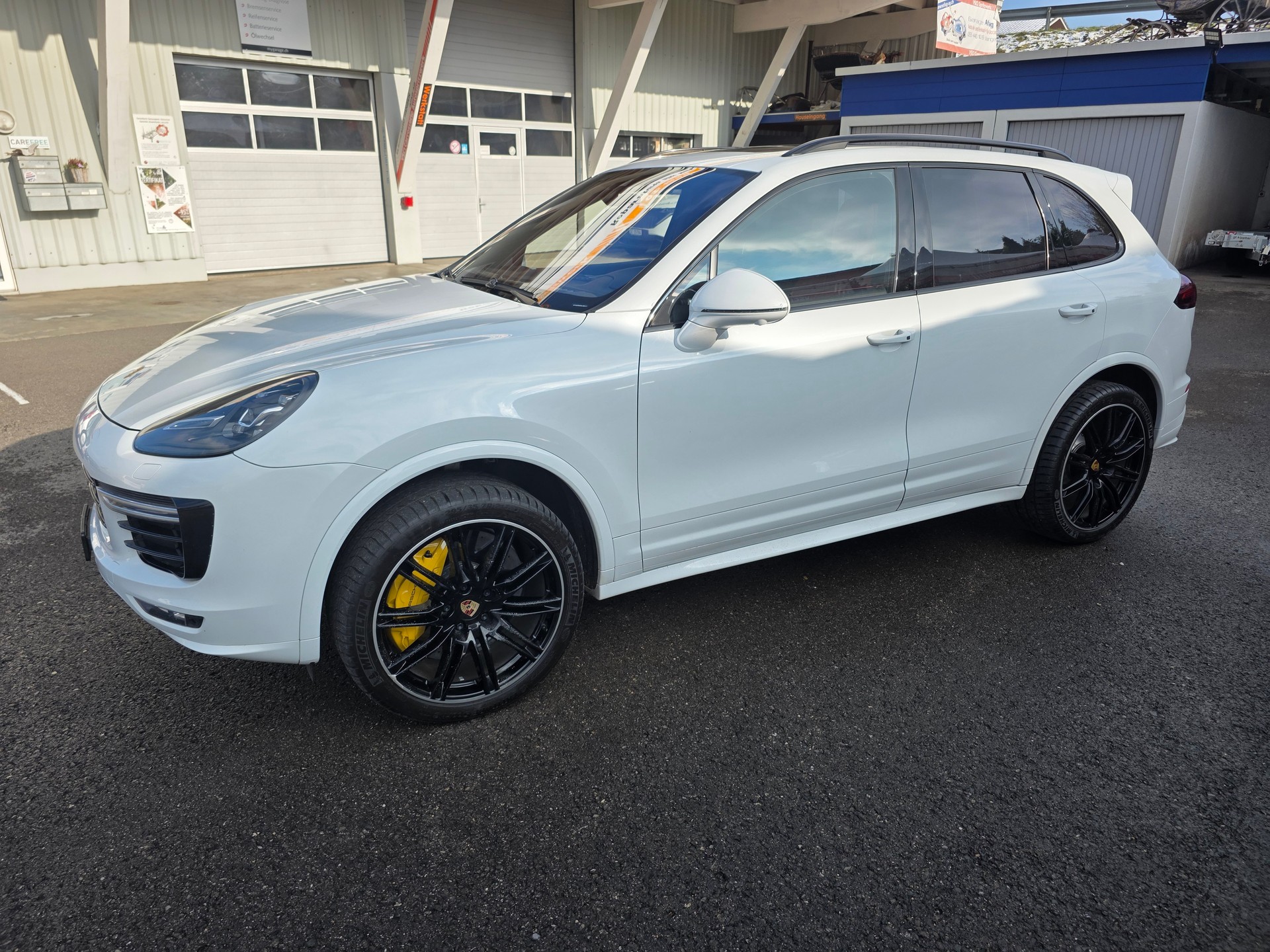 PORSCHE Cayenne Turbo S-image-6