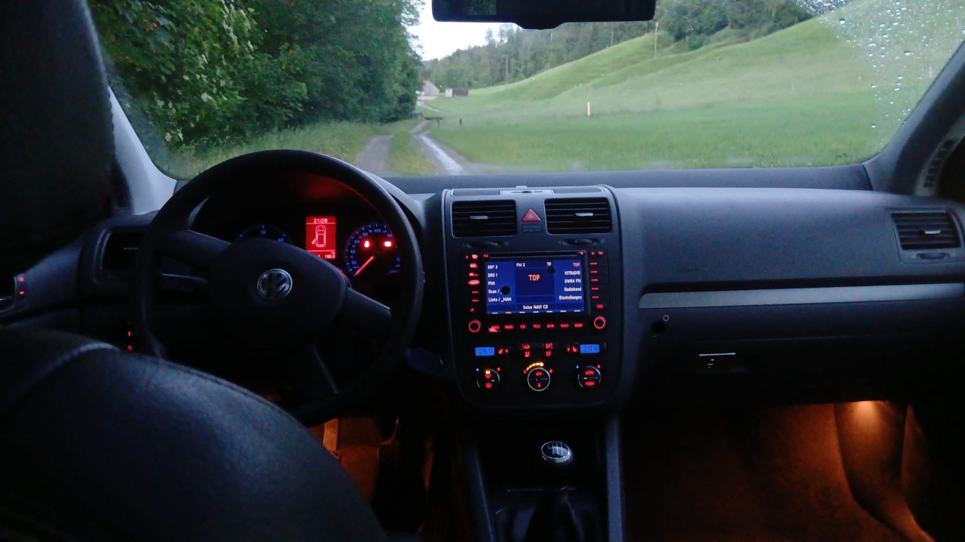 VW GOLF-image-13