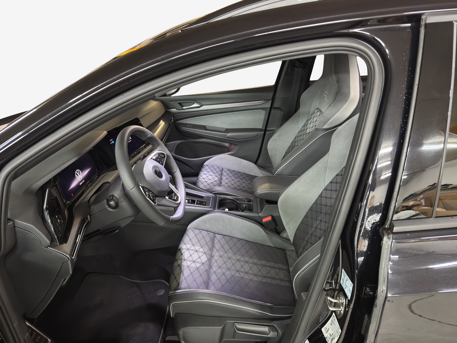 VW Golf Variant 1.5 eTSI mHEV R-Line-image-7