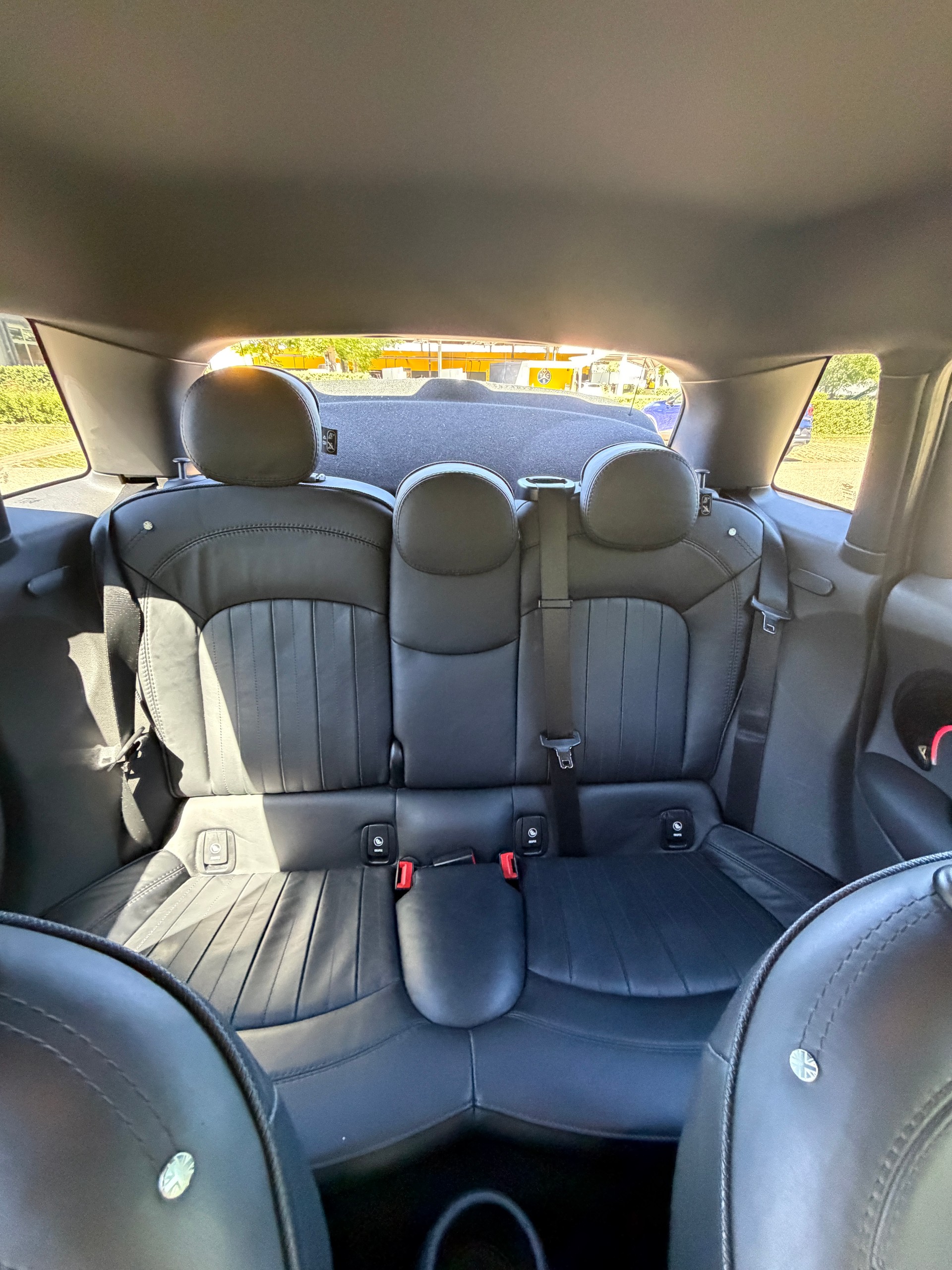 MINI 2.0i Cooper S Trafalgar-image-5