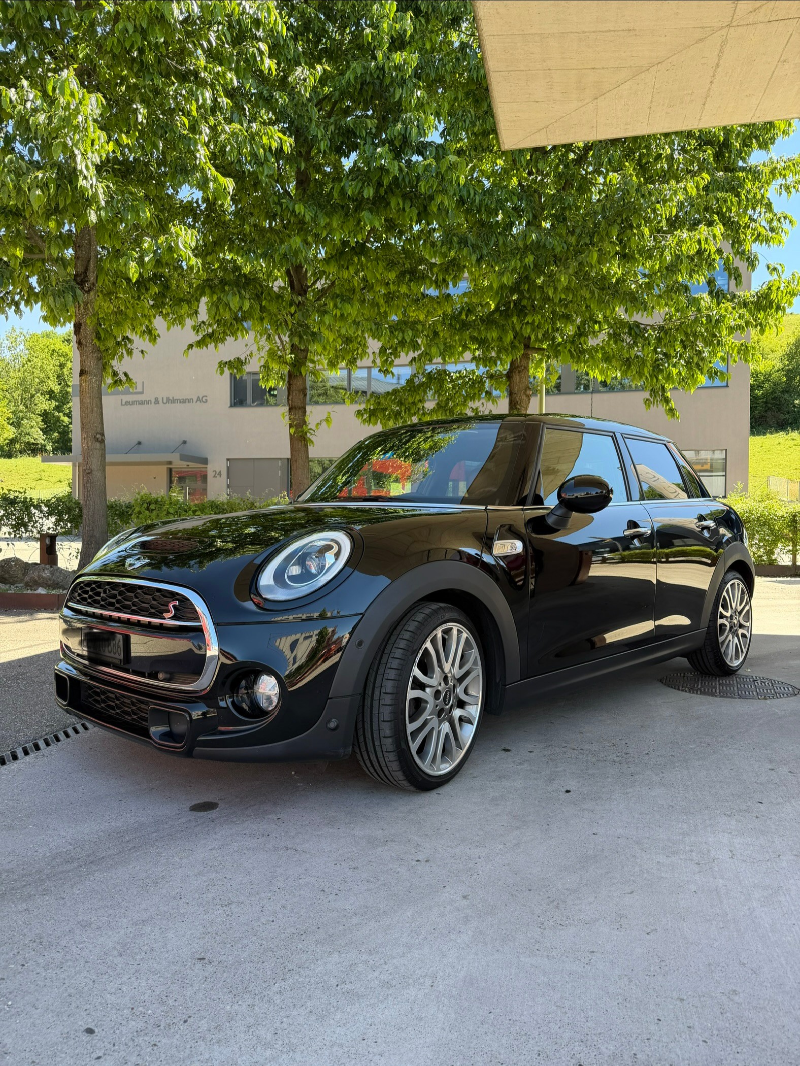 MINI 2.0i Cooper S Trafalgar-image-1