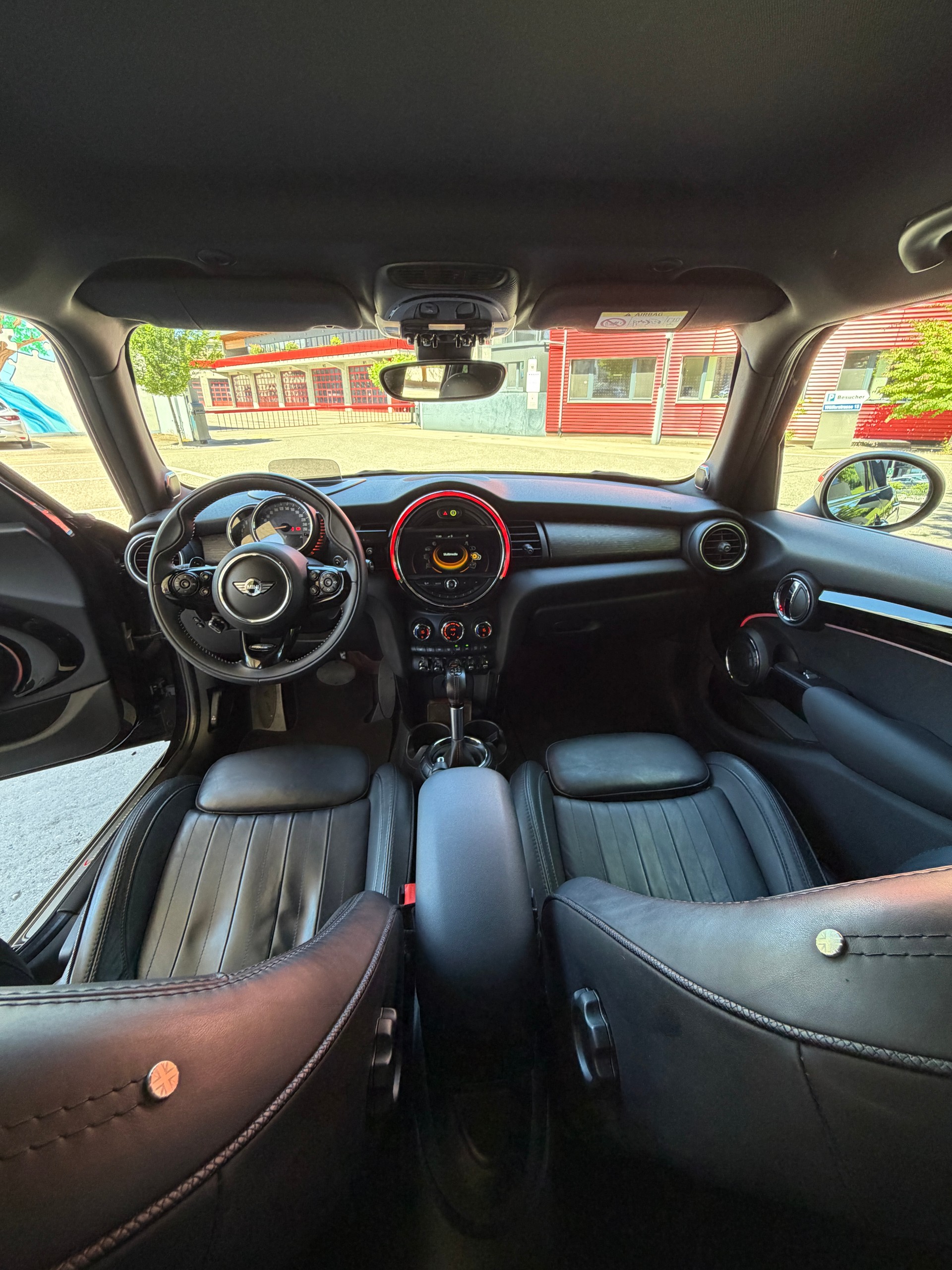 MINI 2.0i Cooper S Trafalgar-image-4