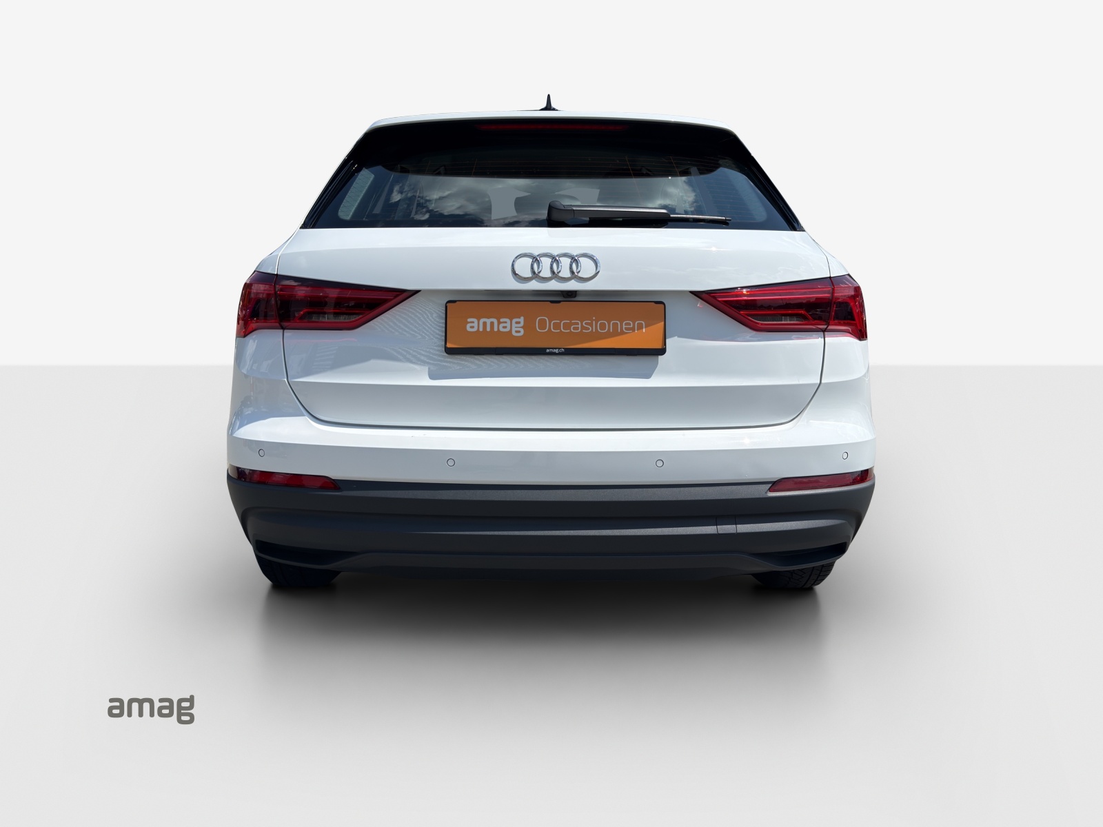 AUDI Q3 35 TFSI Attraction S-tronic-image-3