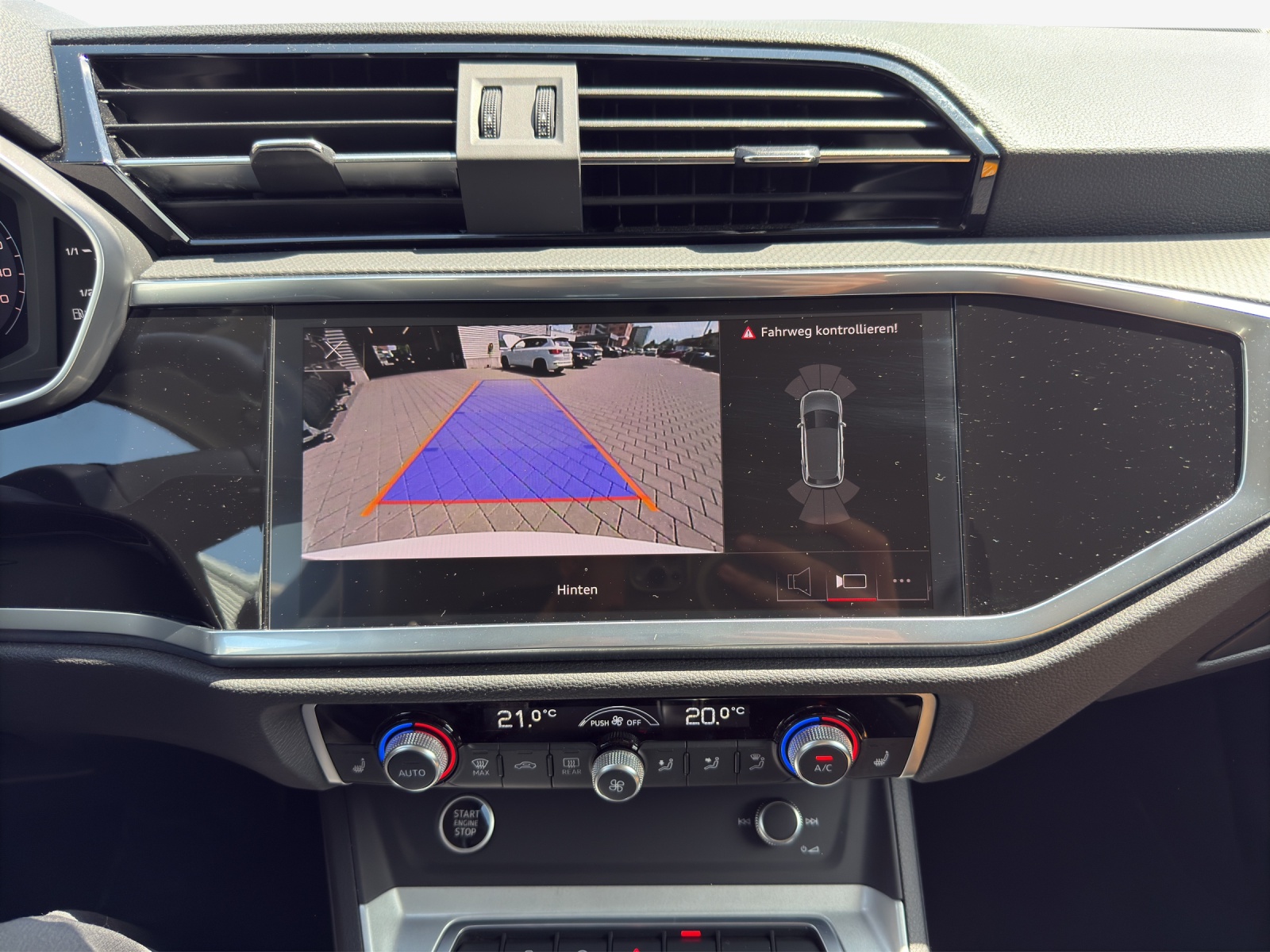 AUDI Q3 35 TFSI Attraction S-tronic-image-14