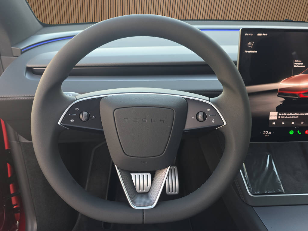 TESLA Model Y Performance AWD-image-14