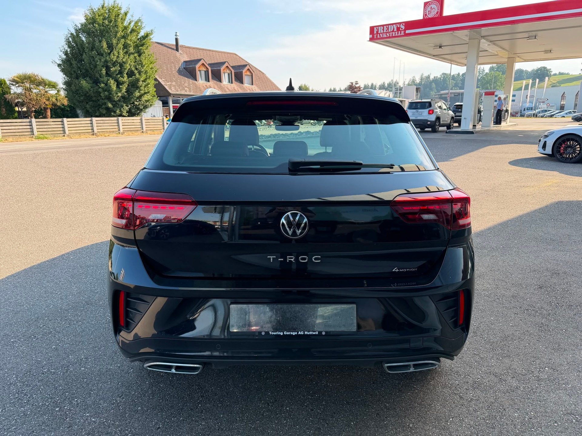 VW T-Roc 2.0 TSI R-Line DSG 4Motion-image-3