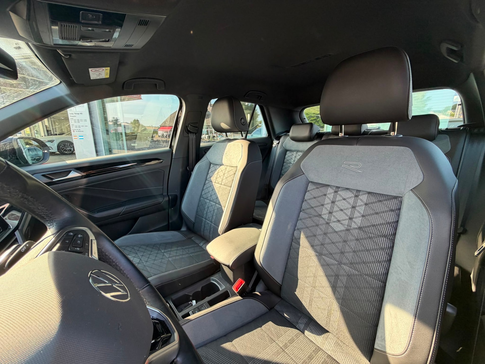 VW T-Roc 2.0 TSI R-Line DSG 4Motion-image-22