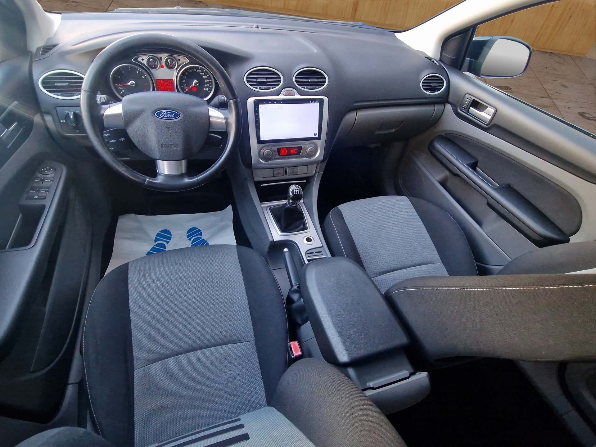 FORD Focus 1.8i Carving-image-10