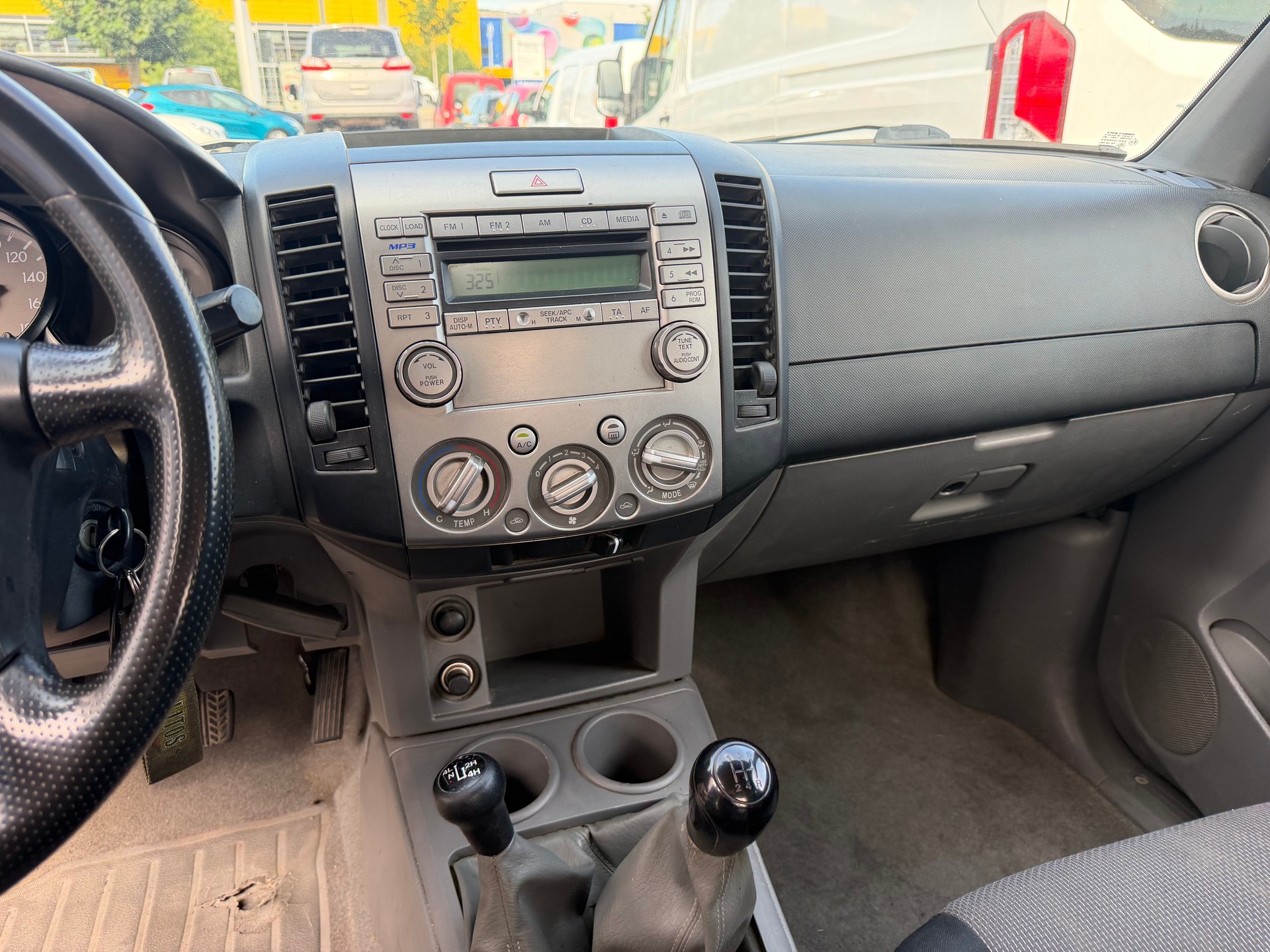 FORD Ranger Limited 2.5 TDCi 4x4-image-8