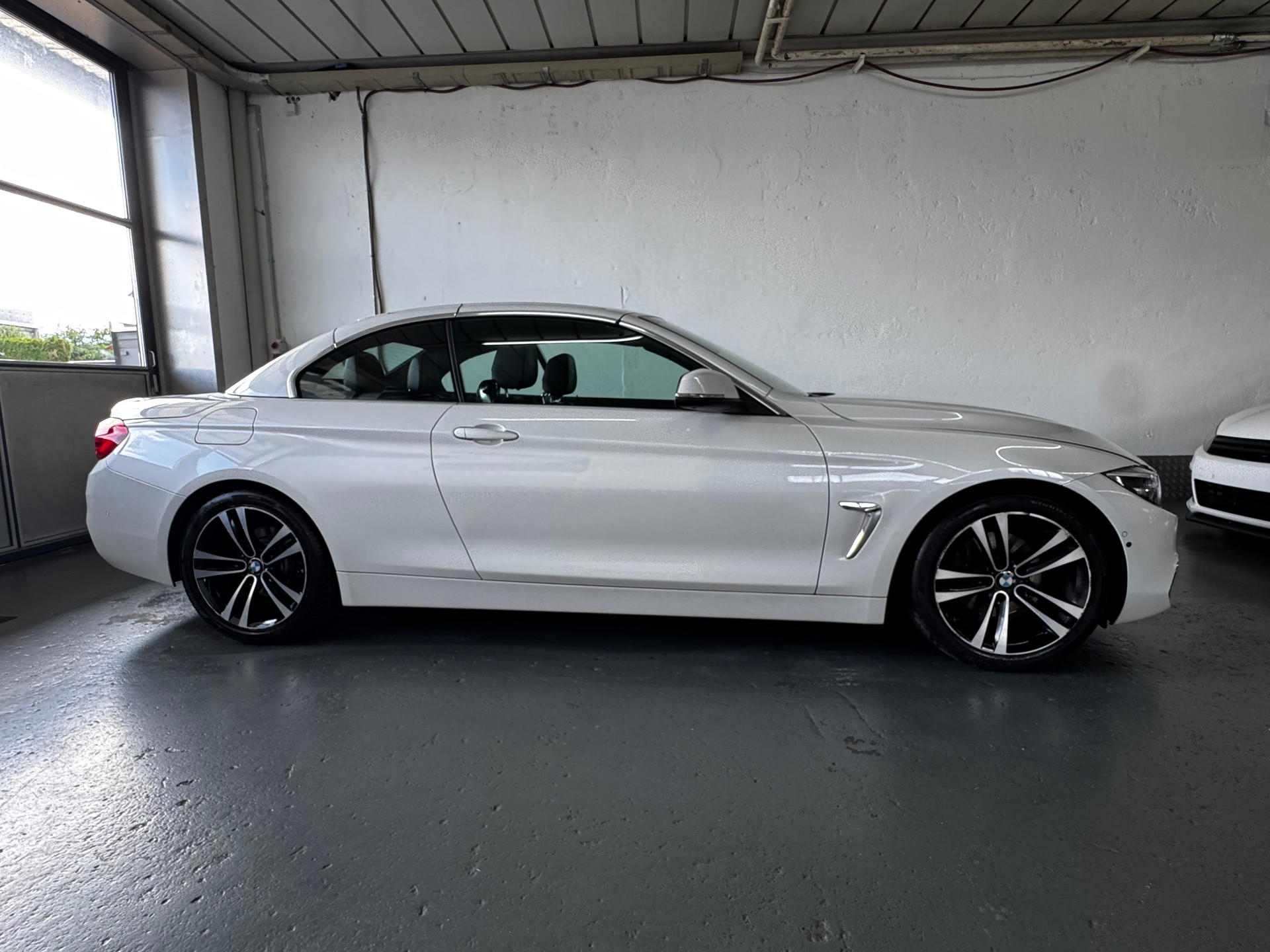 BMW 420d Cabriolet Luxury Line Steptronic-image-12