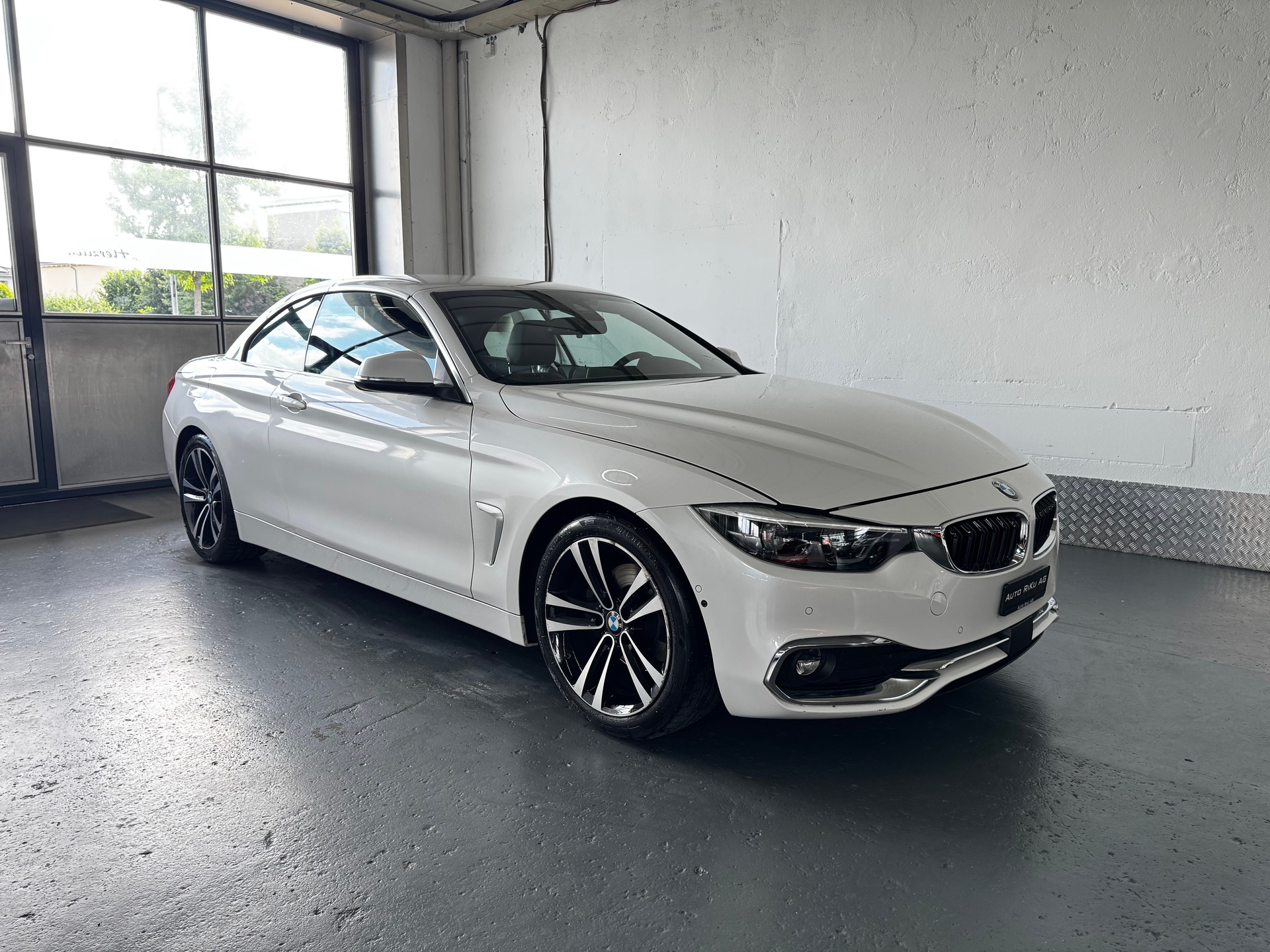 BMW 420d Cabriolet Luxury Line Steptronic-showroom-element-2
