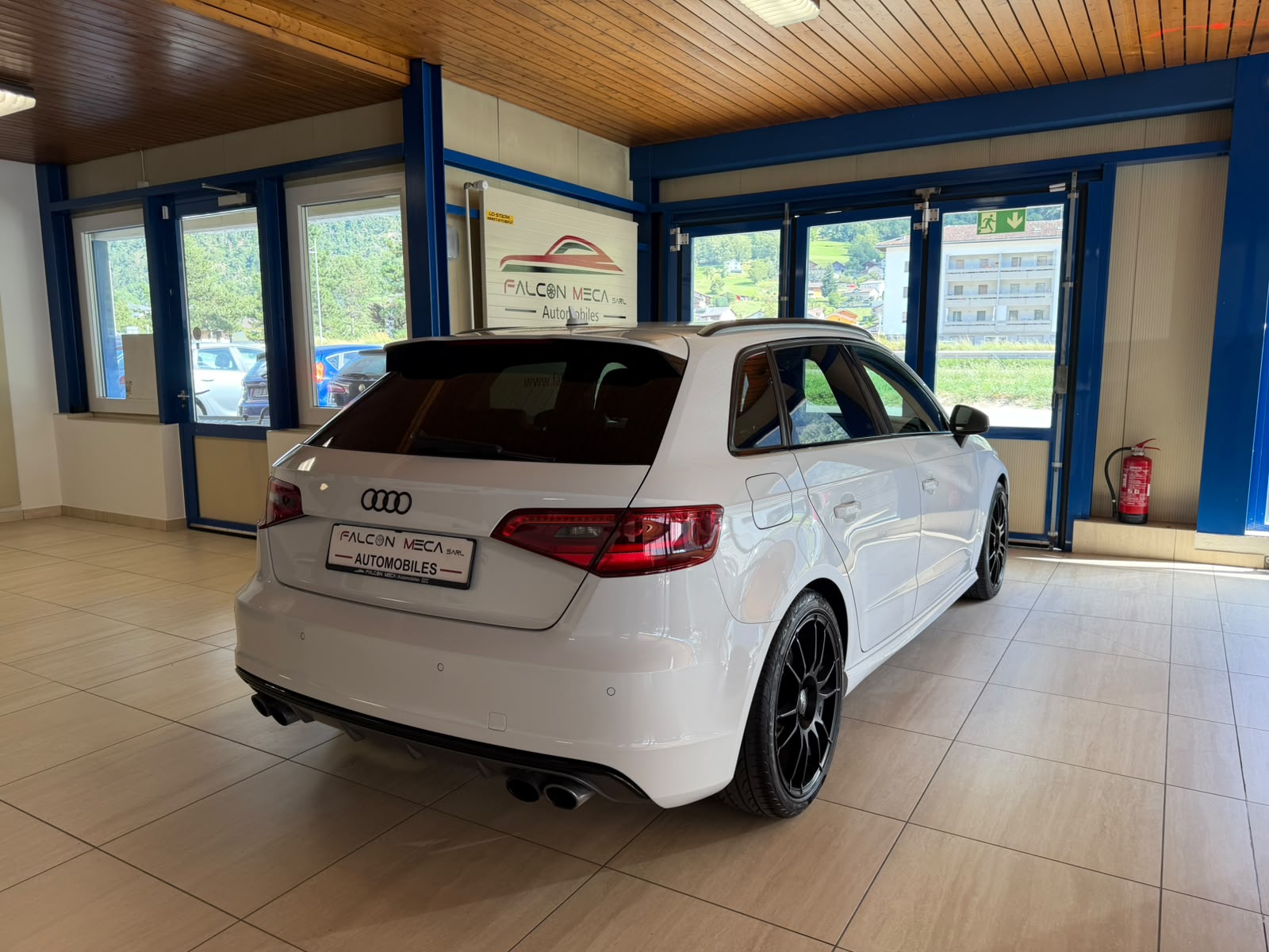 AUDI S3 Sportback 2.0 TFSI quattro S-tronic-image-11