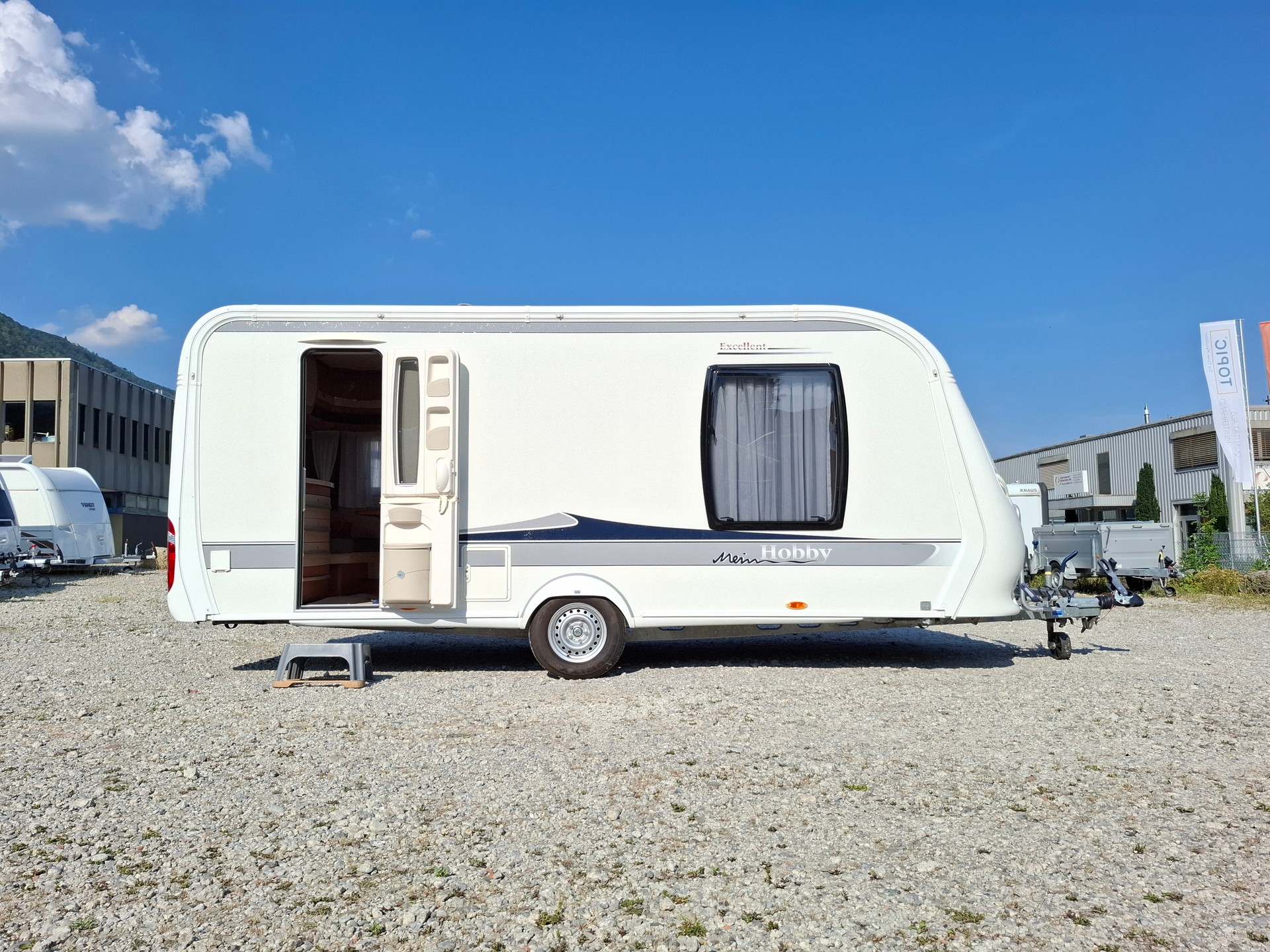 HOBBY excellent 490SFf - mit Queensbett-image-2