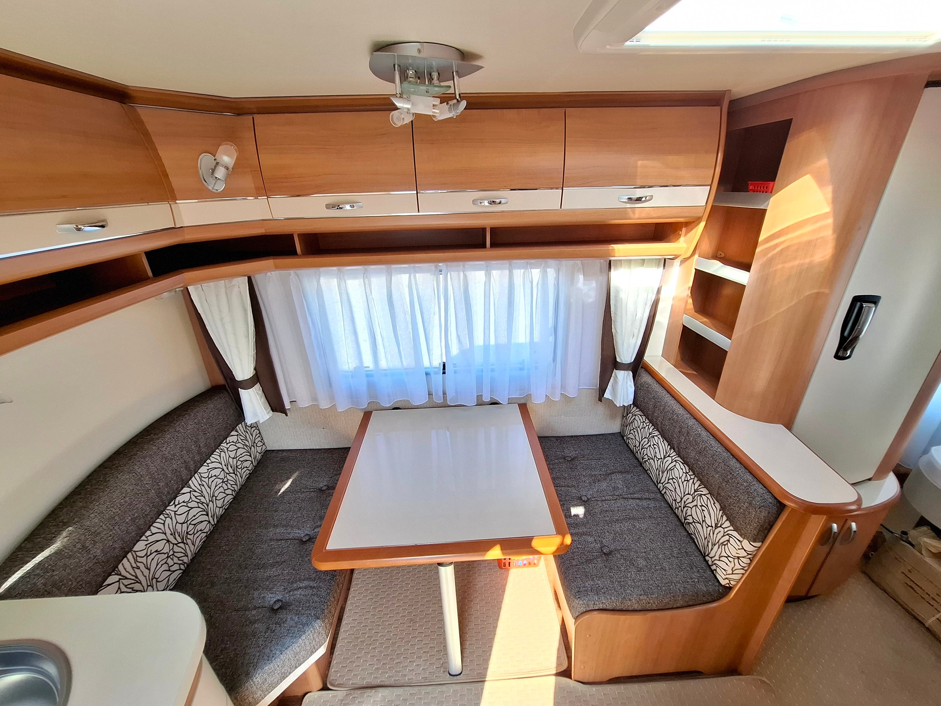 HOBBY excellent 490SFf - mit Queensbett-image-9