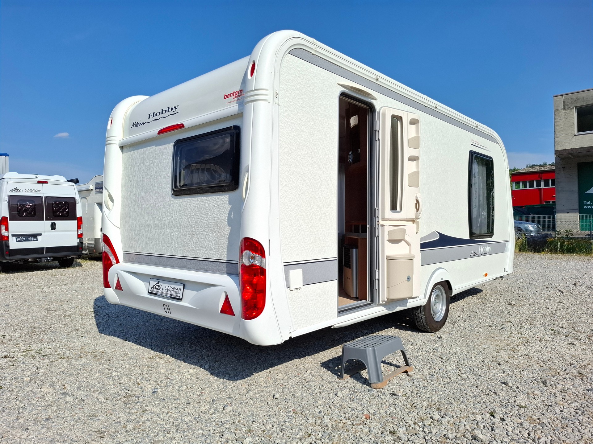 HOBBY excellent 490SFf - mit Queensbett-image-3