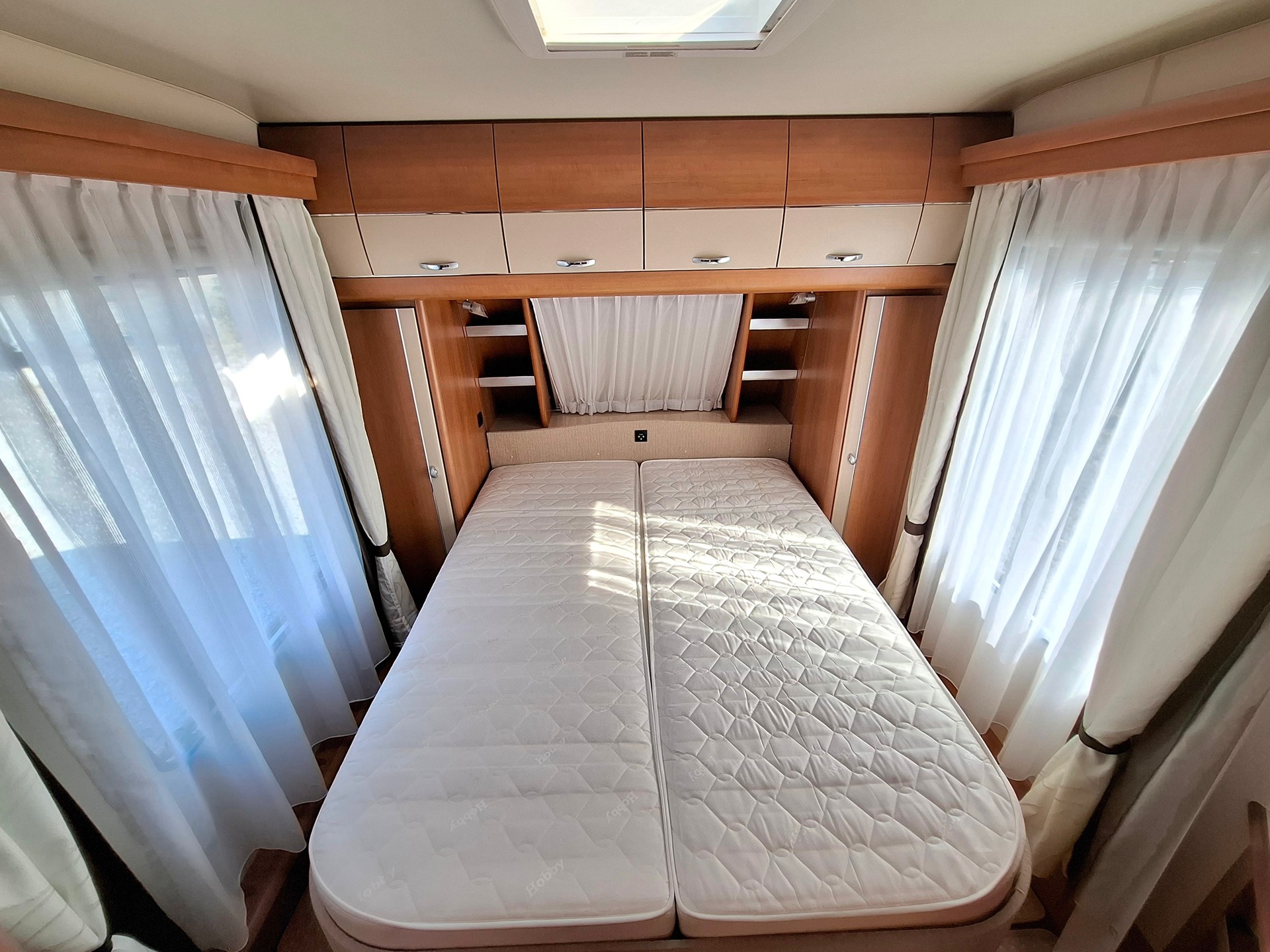 HOBBY excellent 490SFf - mit Queensbett-image-11