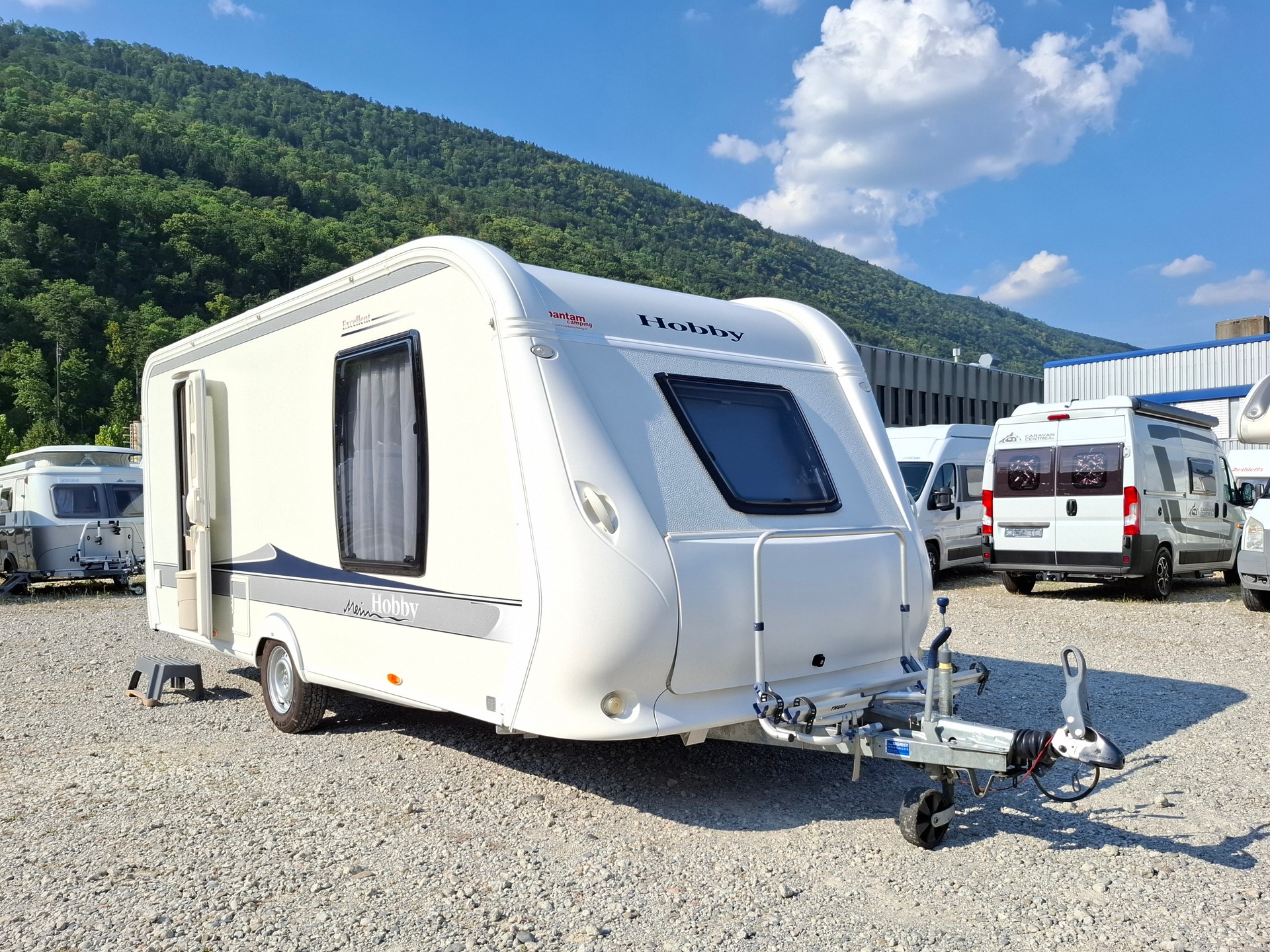 HOBBY excellent 490SFf - mit Queensbett-image-0